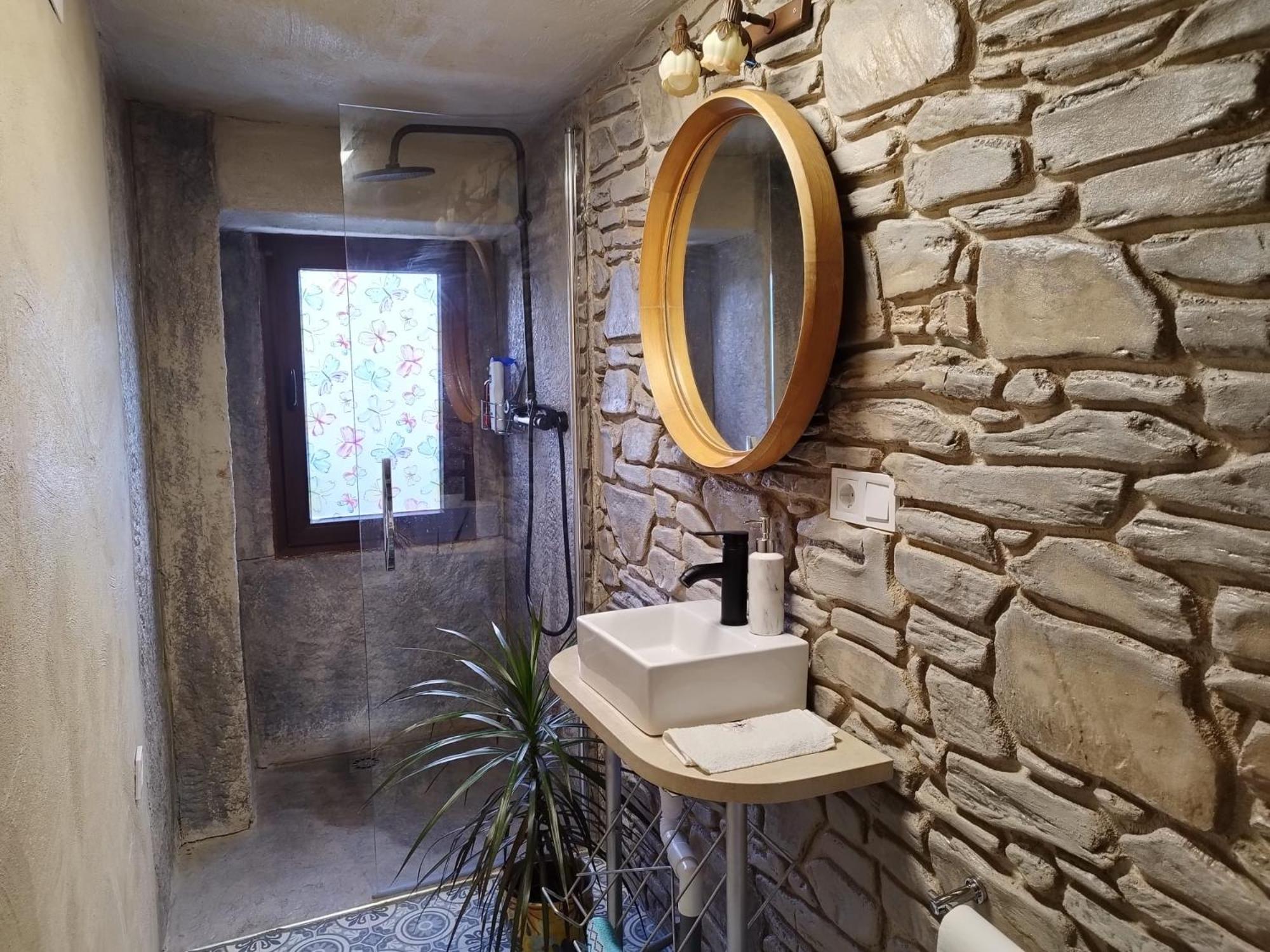 Double Room with Park View - Photo 12