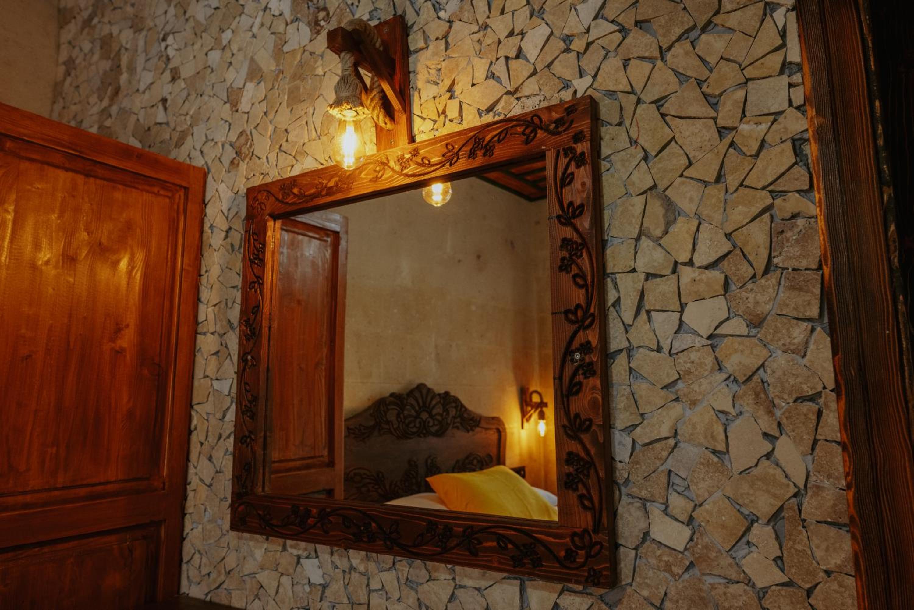 Standard Double Room - Photo 21