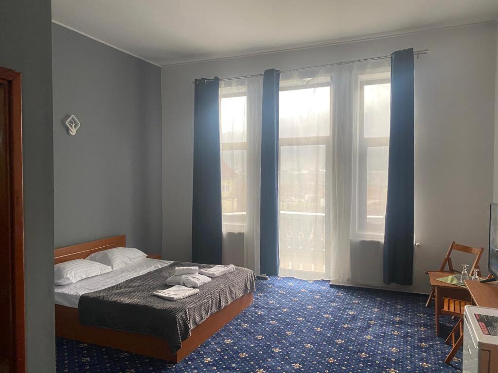 Double Room - Photo 7