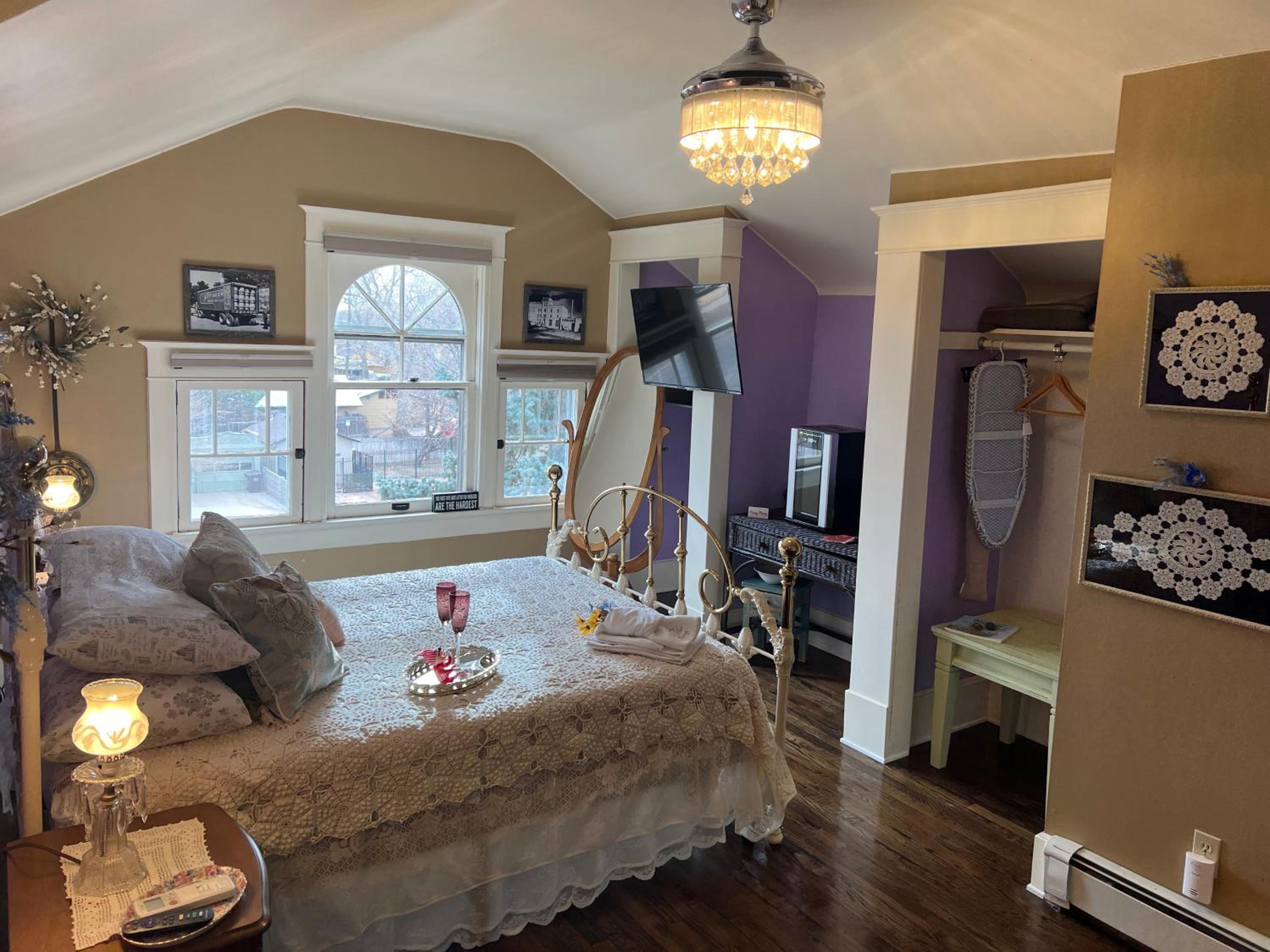 Queen Suite - Photo 4