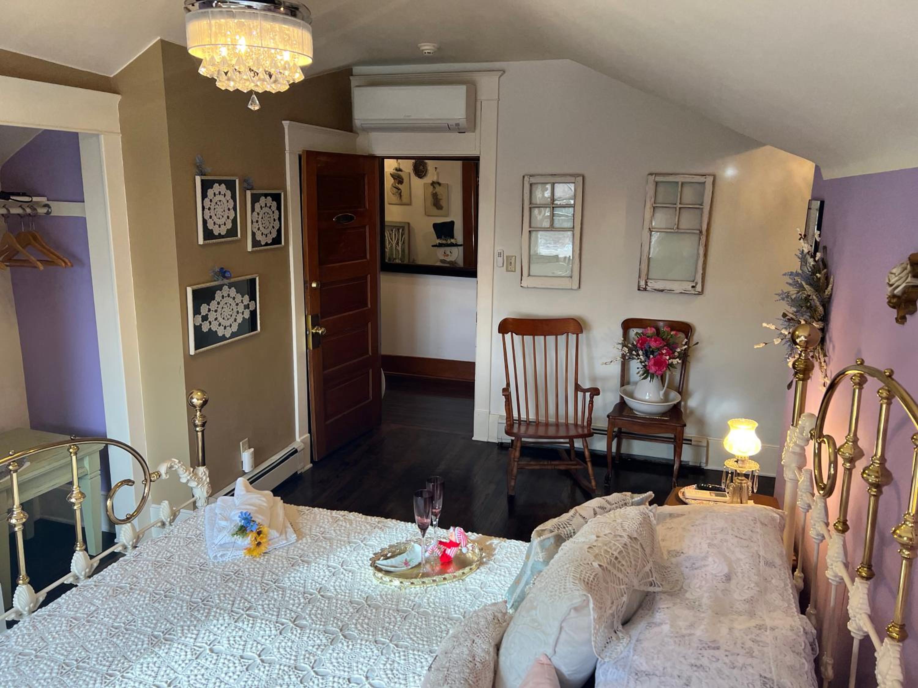 Queen Suite - Photo 5
