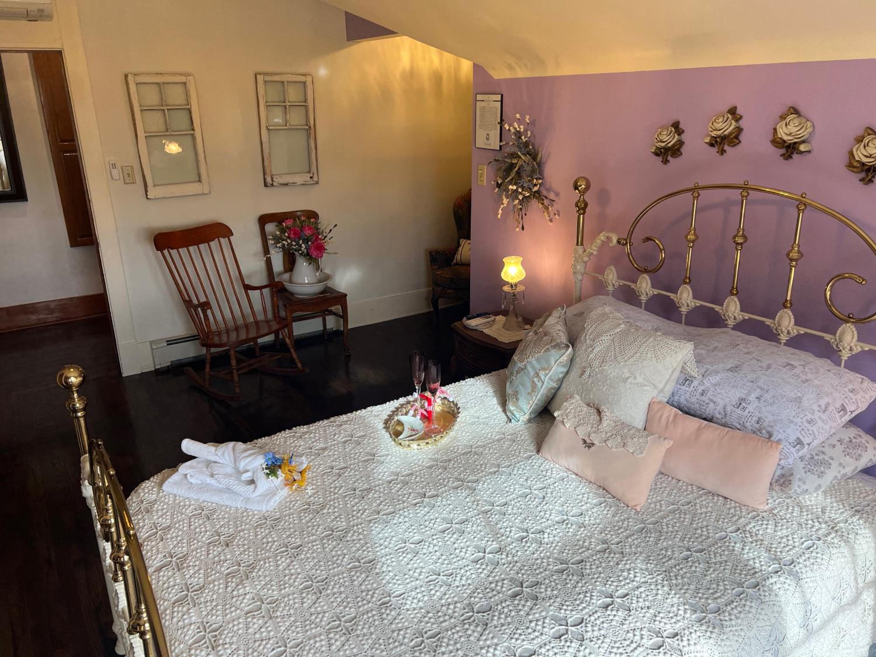 Queen Suite - Photo 6