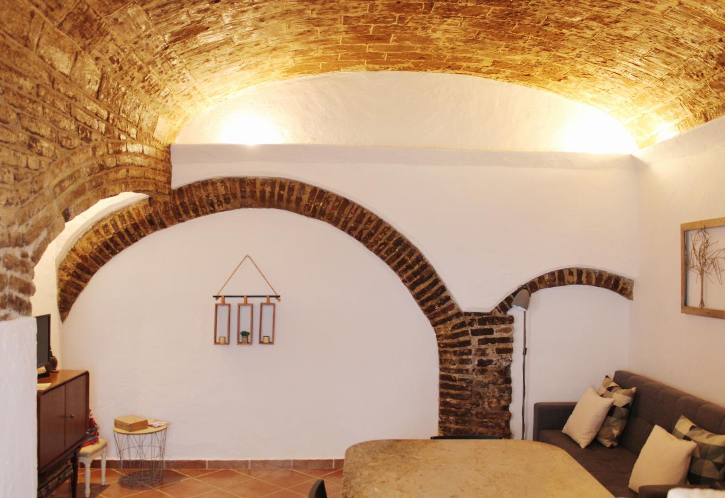 One-Bedroom House - Photo 22
