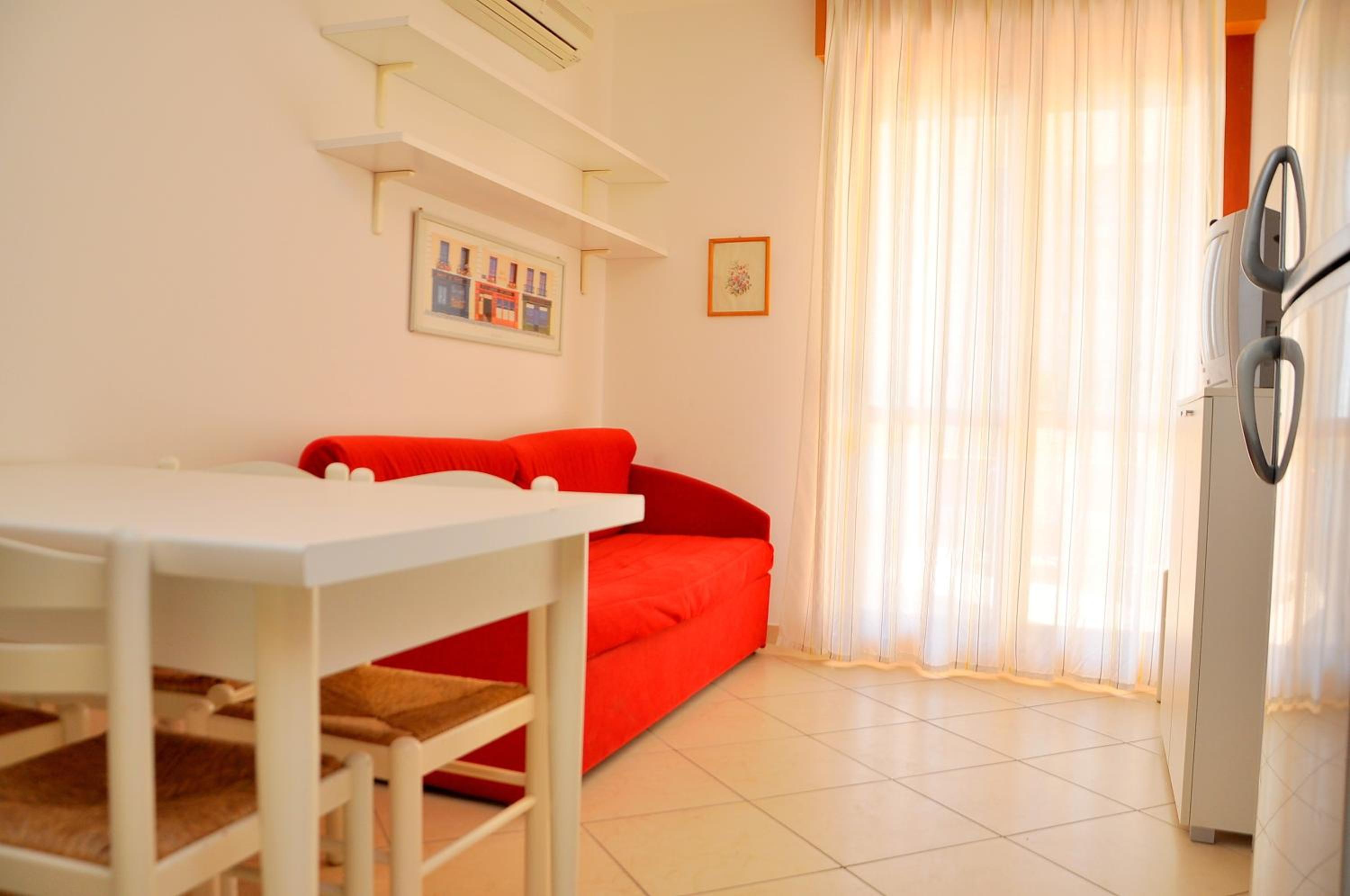 One-Bedroom Apartment photo 1
