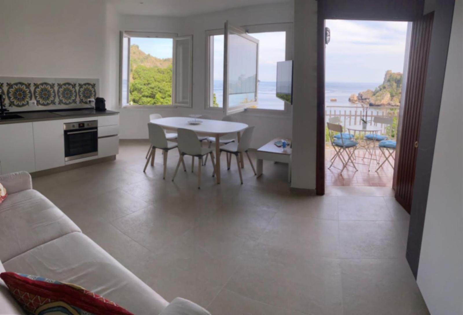 Apartment with Balcony photo 3