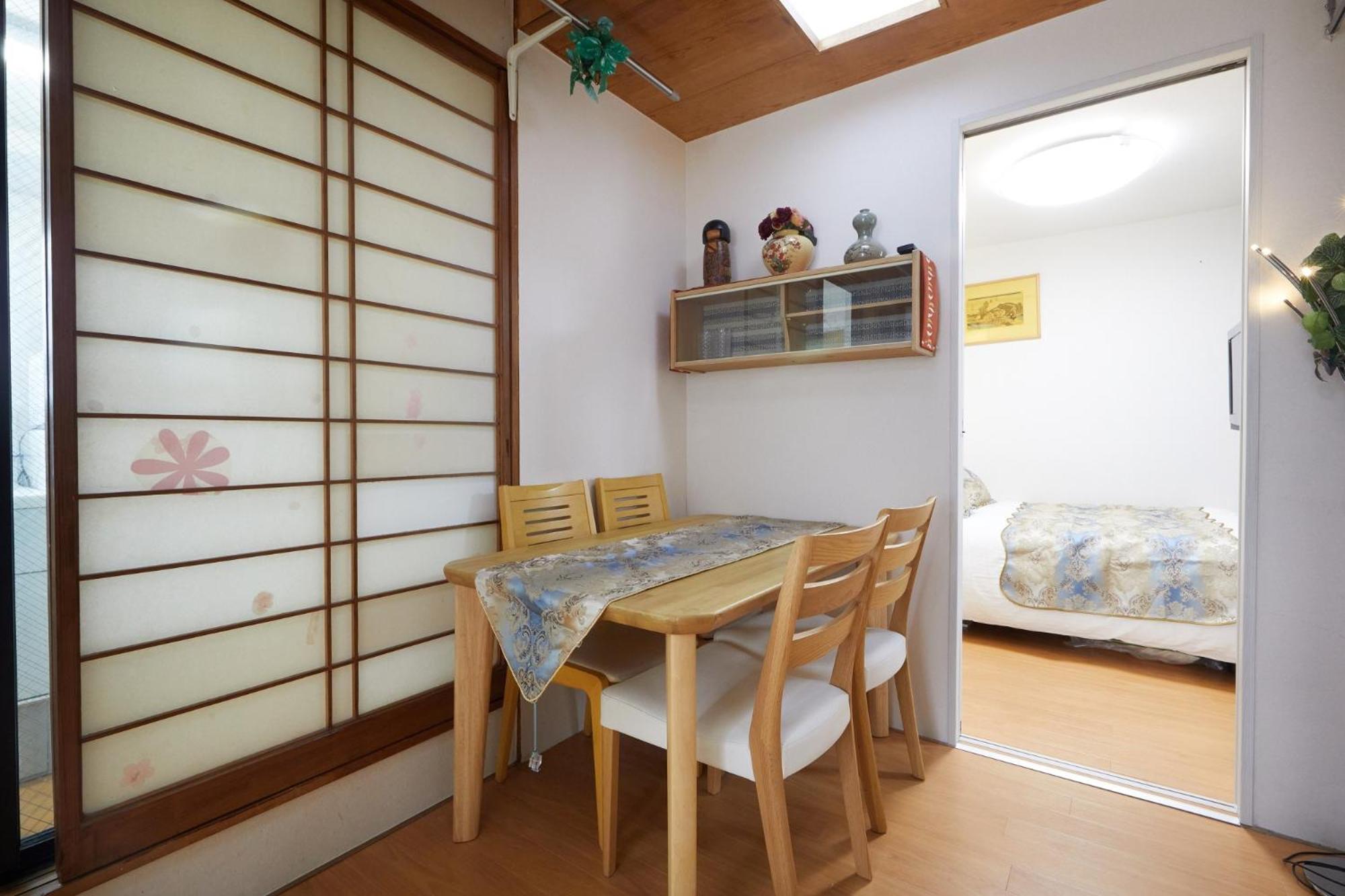 Three-Bedroom Apartment photo 2