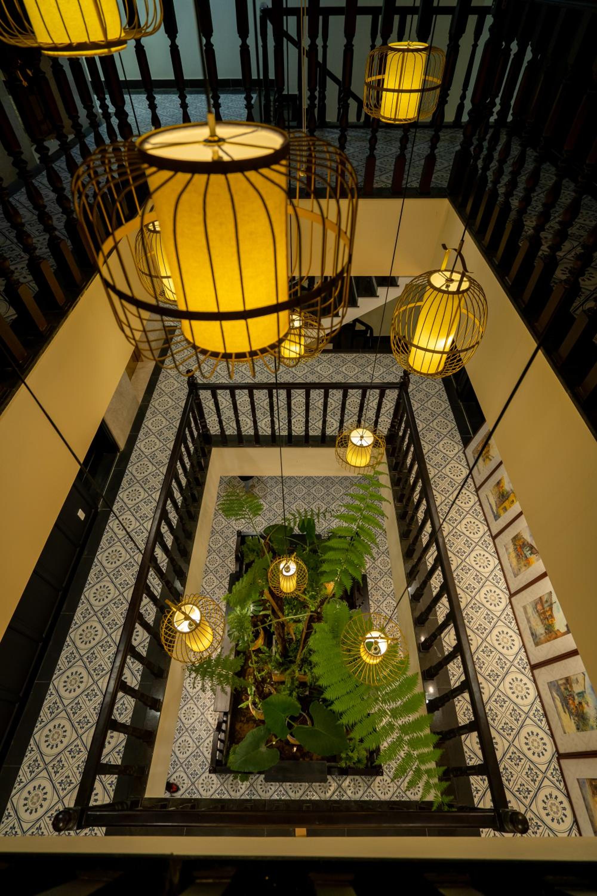 Suite with Balcony - Photo 6