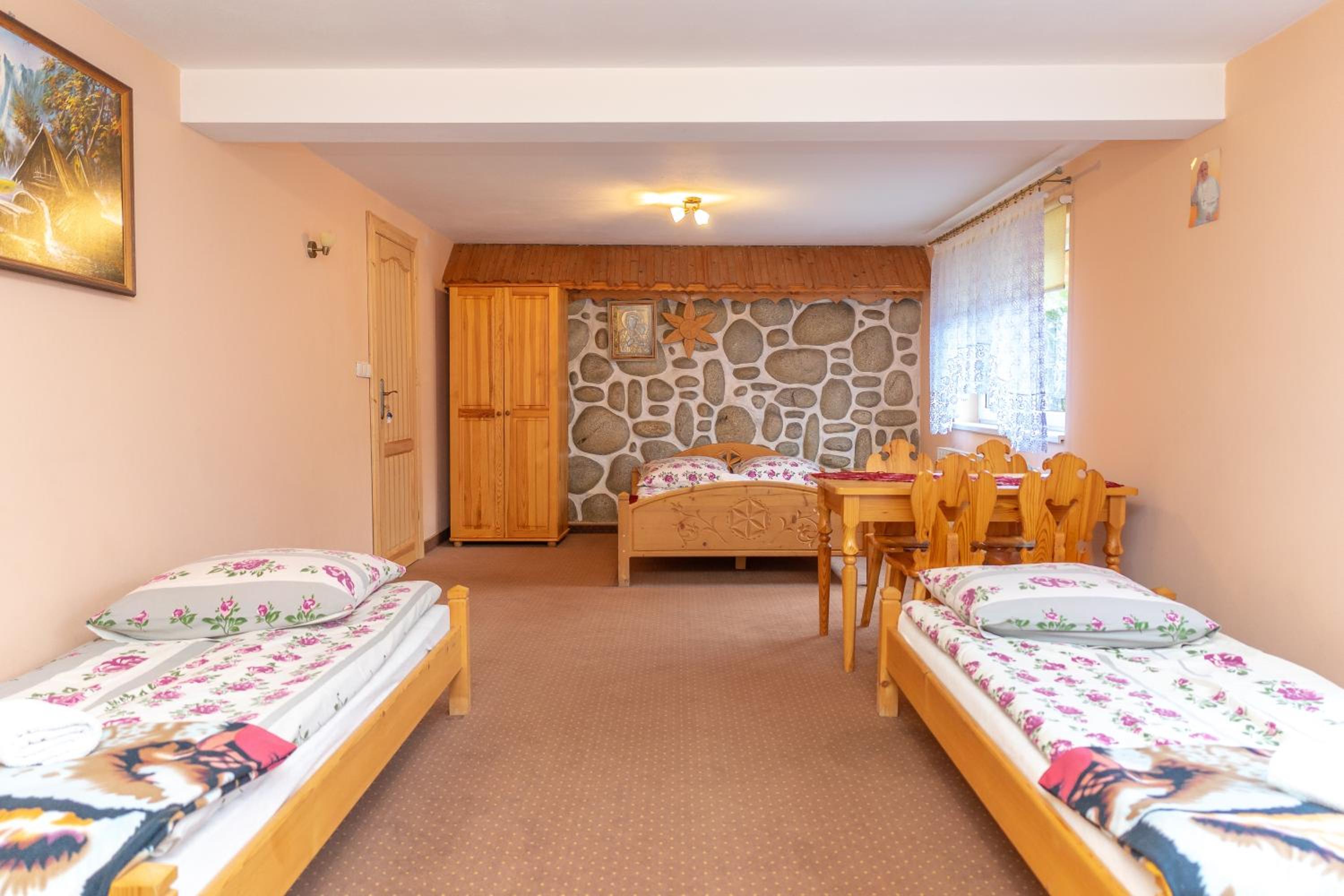 Economy Quadruple Room photo 1