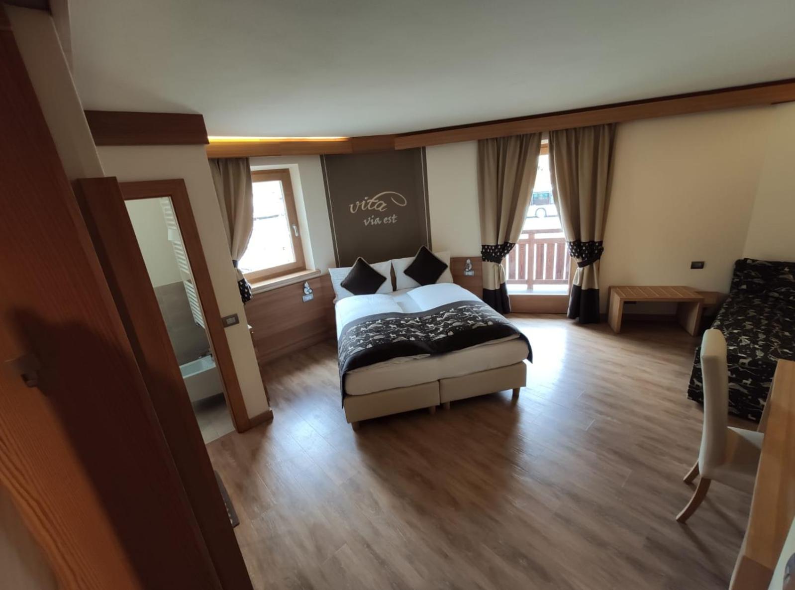 Large Double Room photo 2