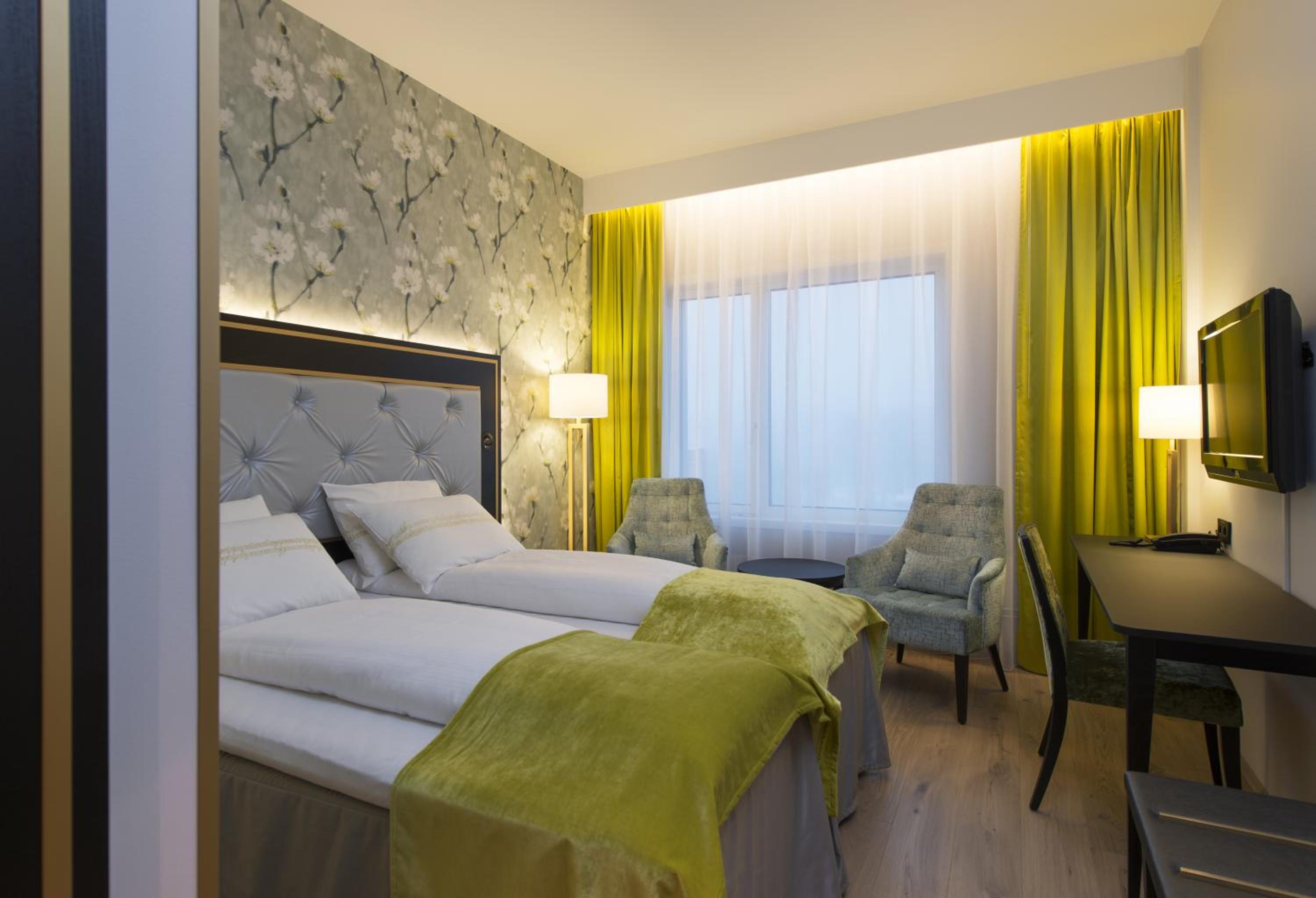 Standard Twin Room - Photo 6