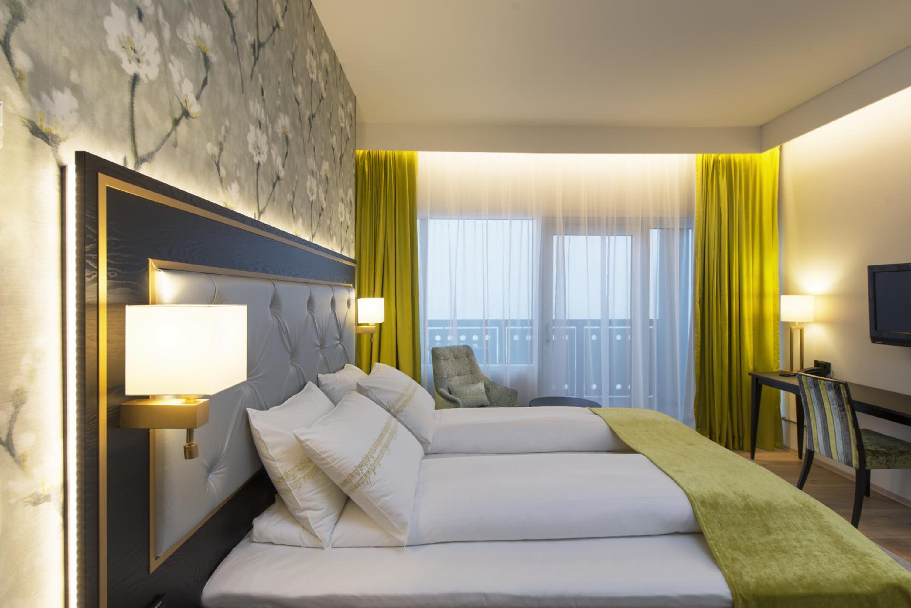 Business Double Room - Photo 1