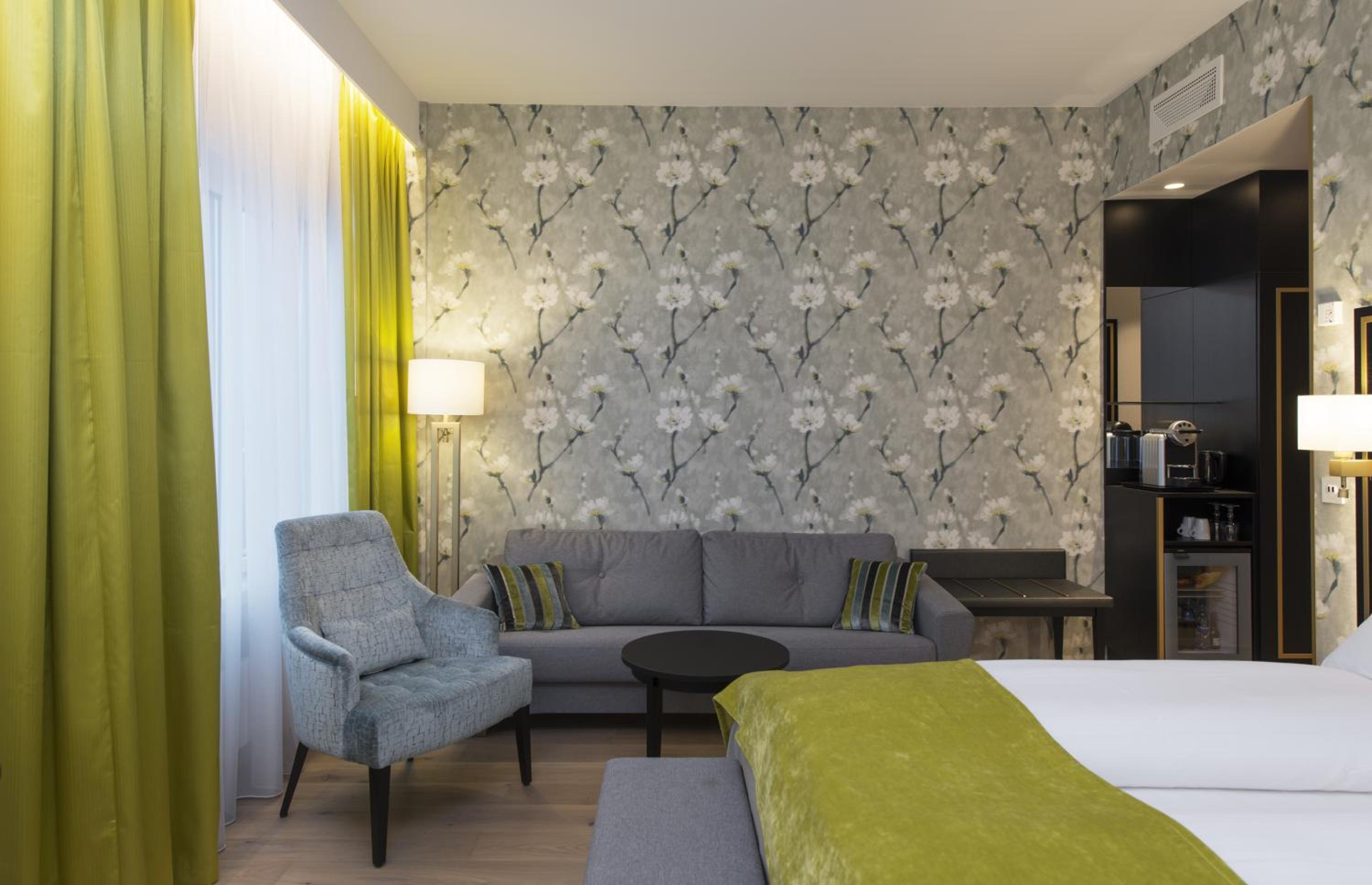 Business Double Room - Photo 4