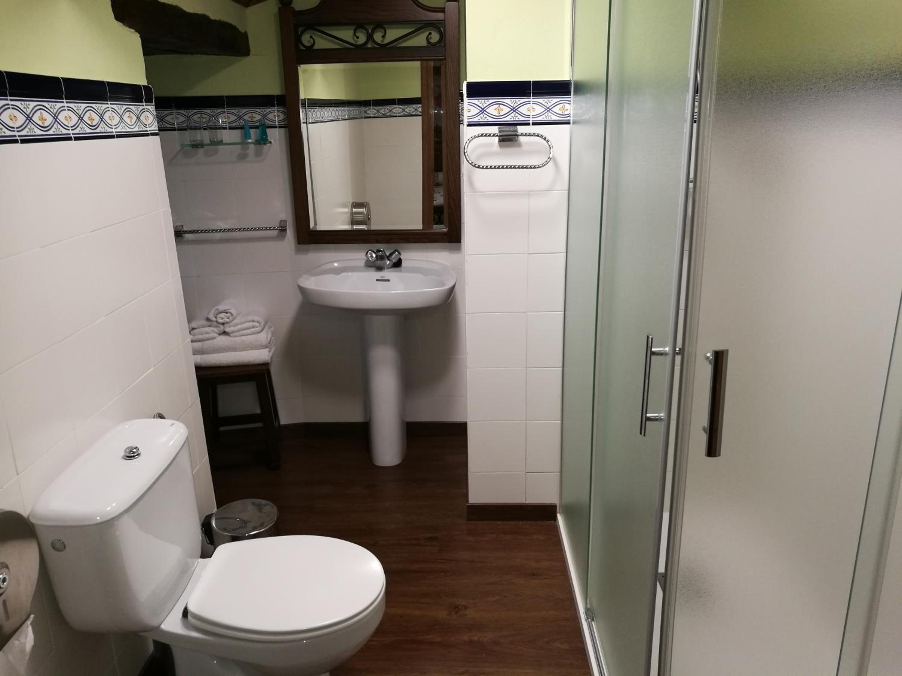 Family Room with Private Bathroom photo 3