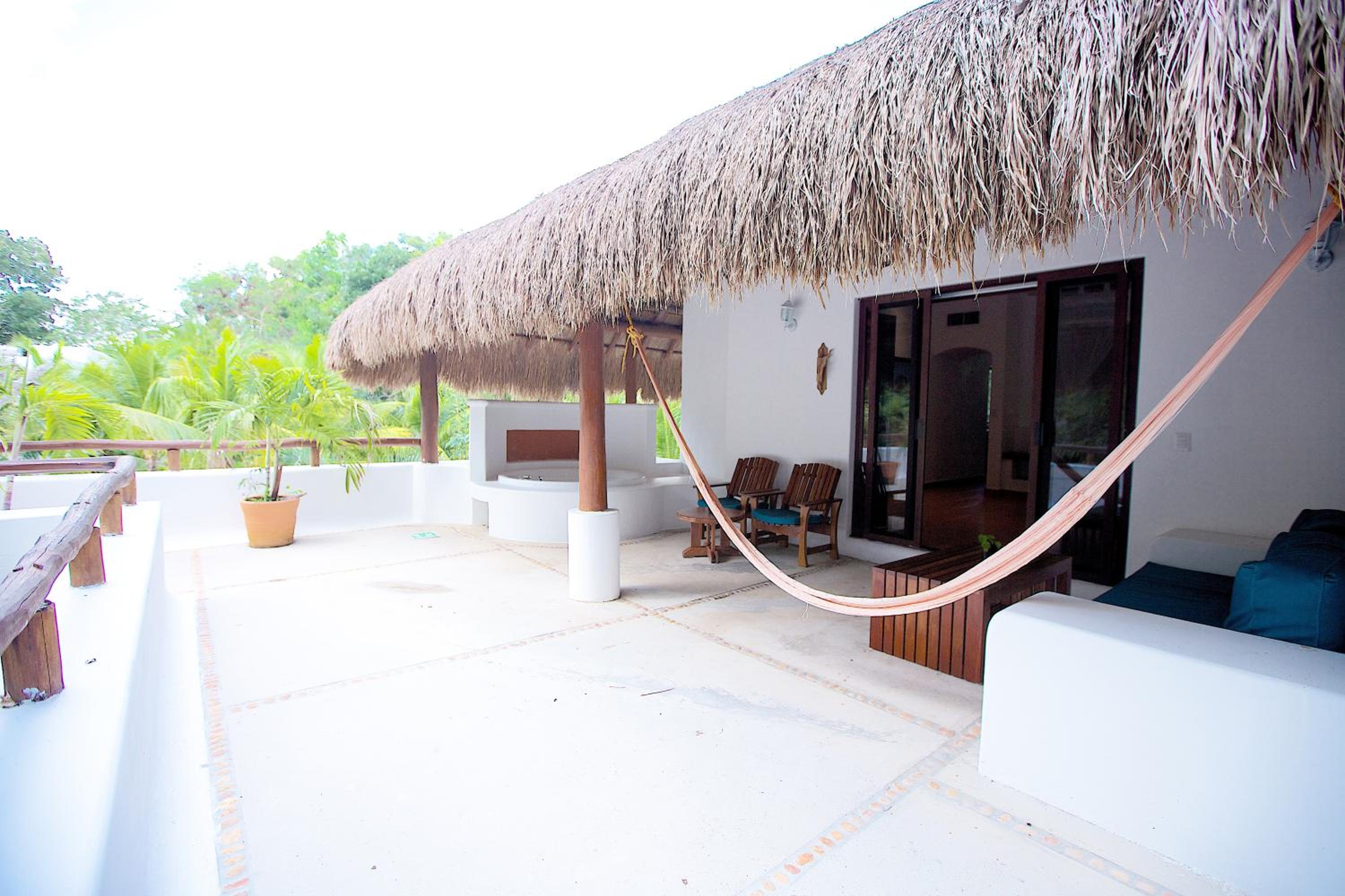 Suite with Garden View - Photo 2