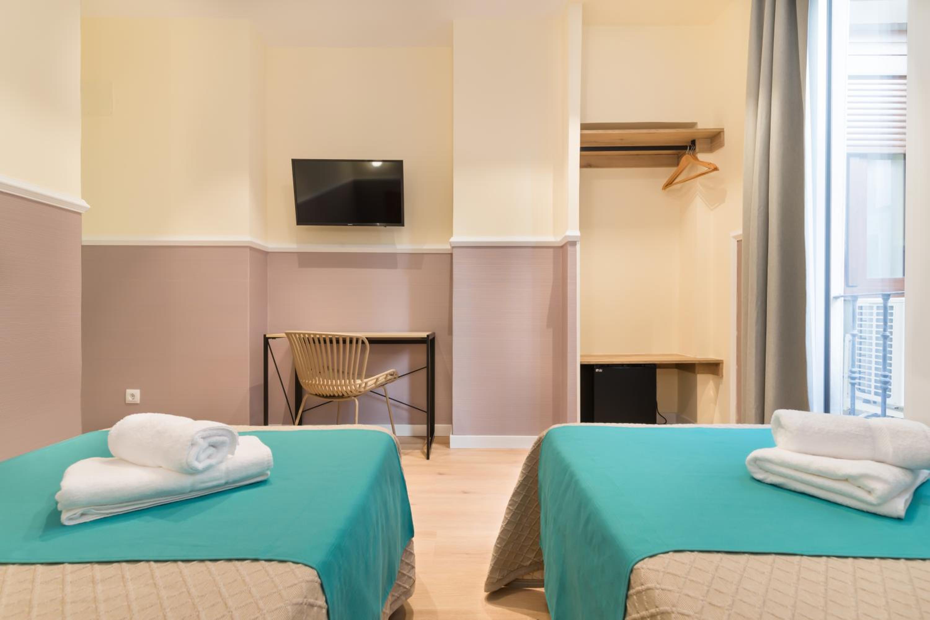 Superior Double Room with Two Single Beds photo 3