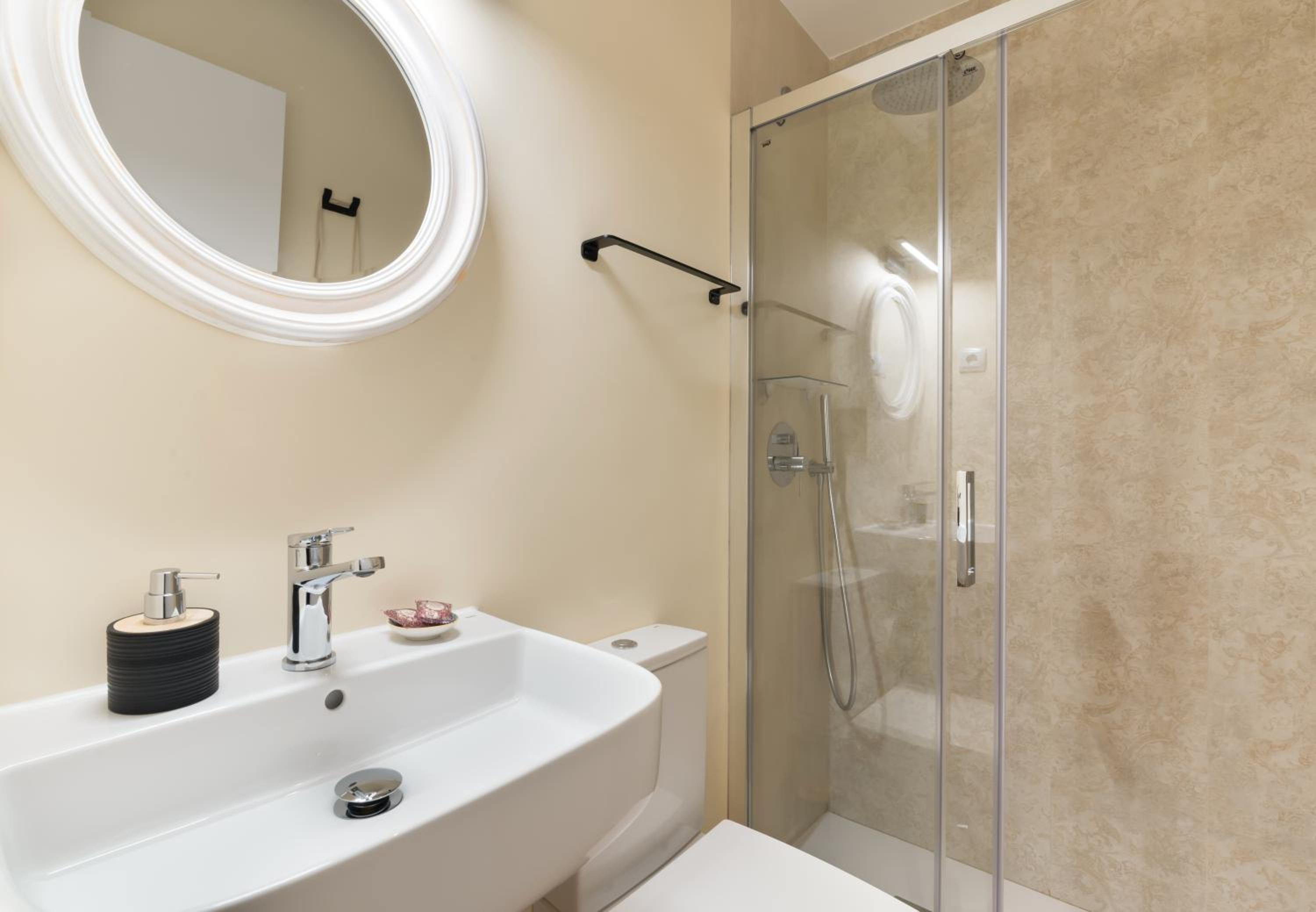 Superior Double Room with Two Single Beds photo 2