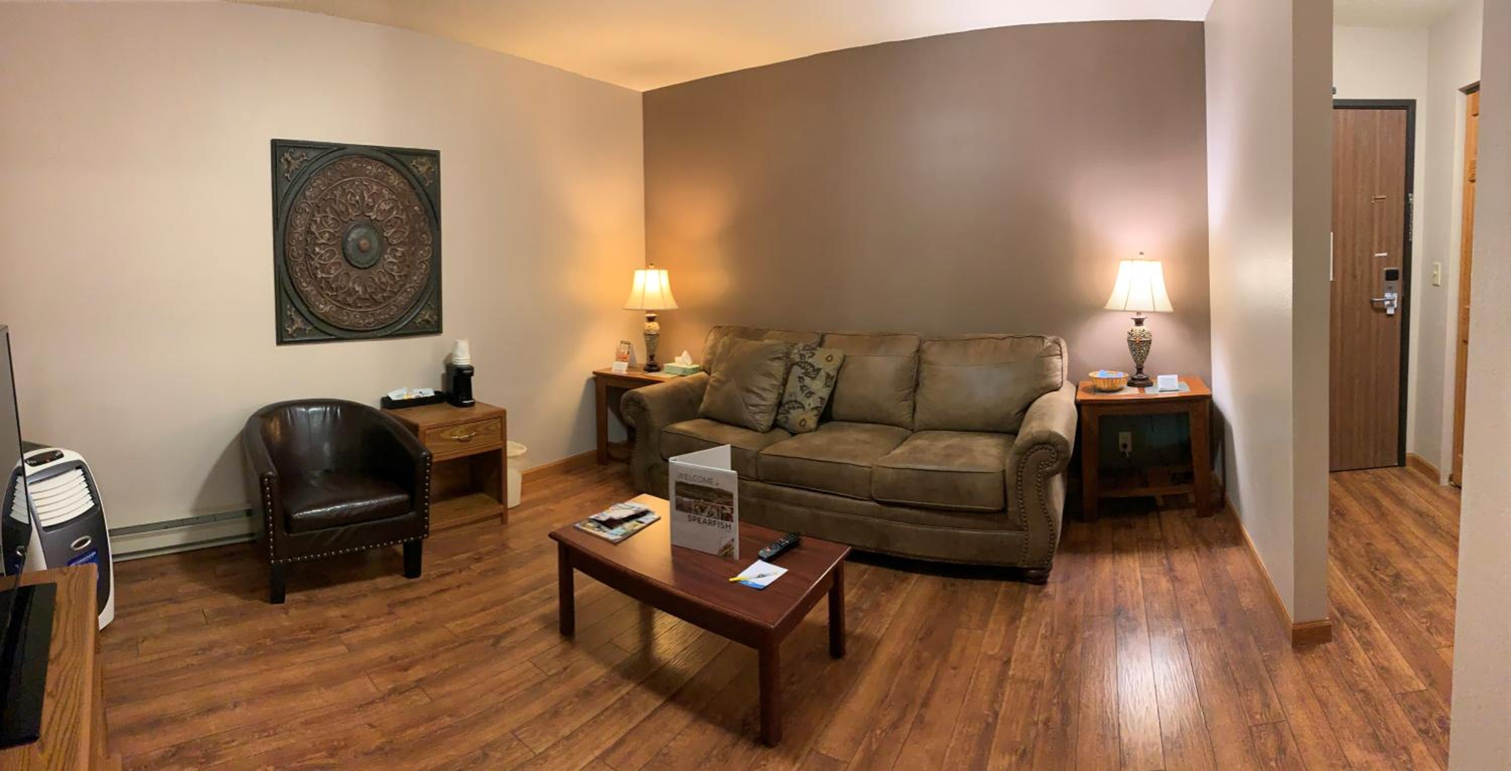 1 King Bed, Suite, Jetted Tub, Non-Smoking - Photo 3