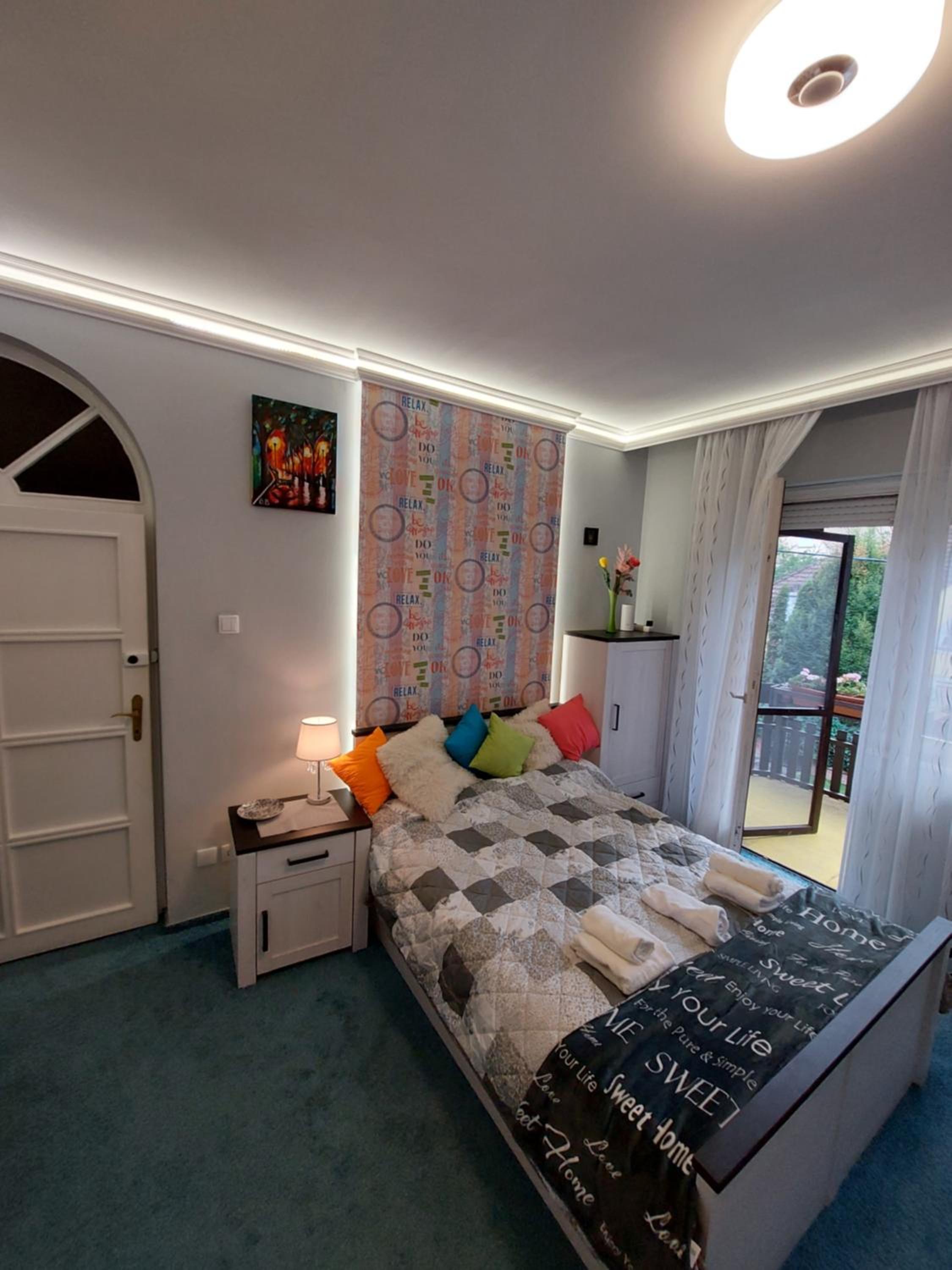 Standard Queen Room photo 2