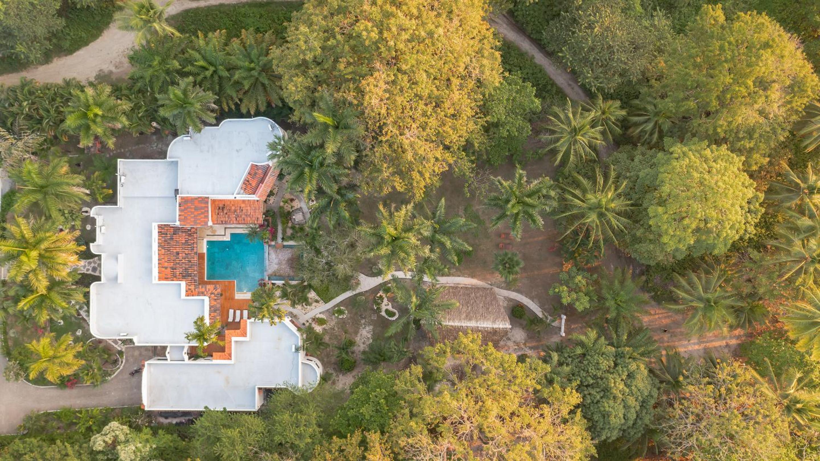 Villa photo 3