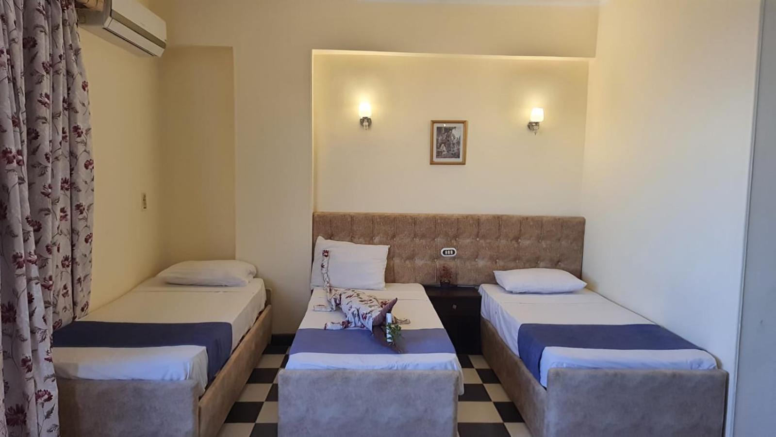 Standard Triple Room - Photo 4