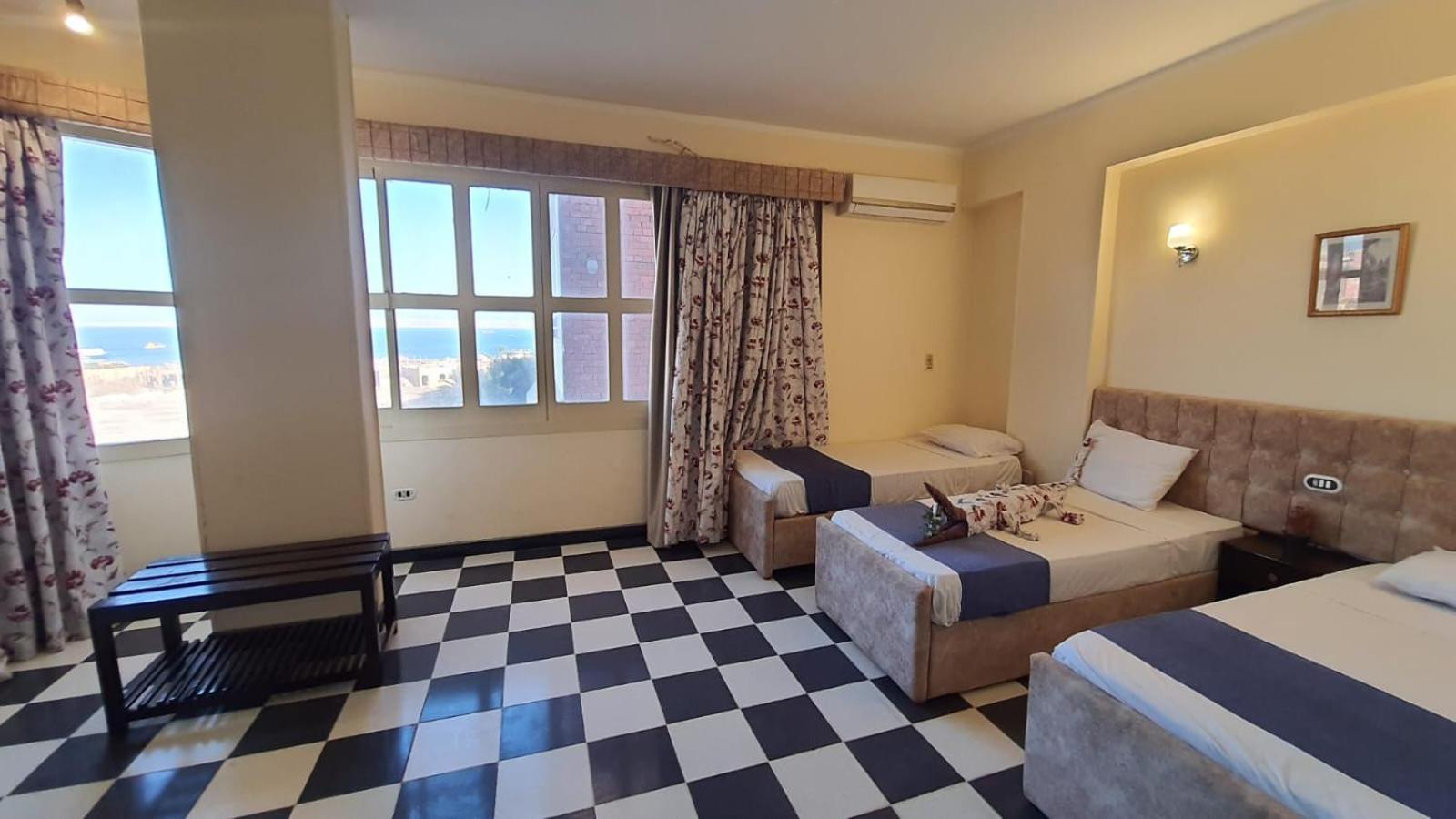 Standard Triple Room - Photo 6
