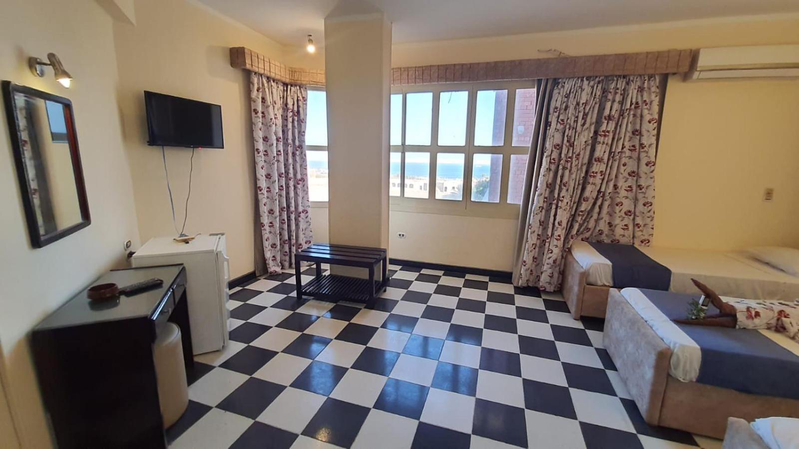 Standard Triple Room - Photo 3