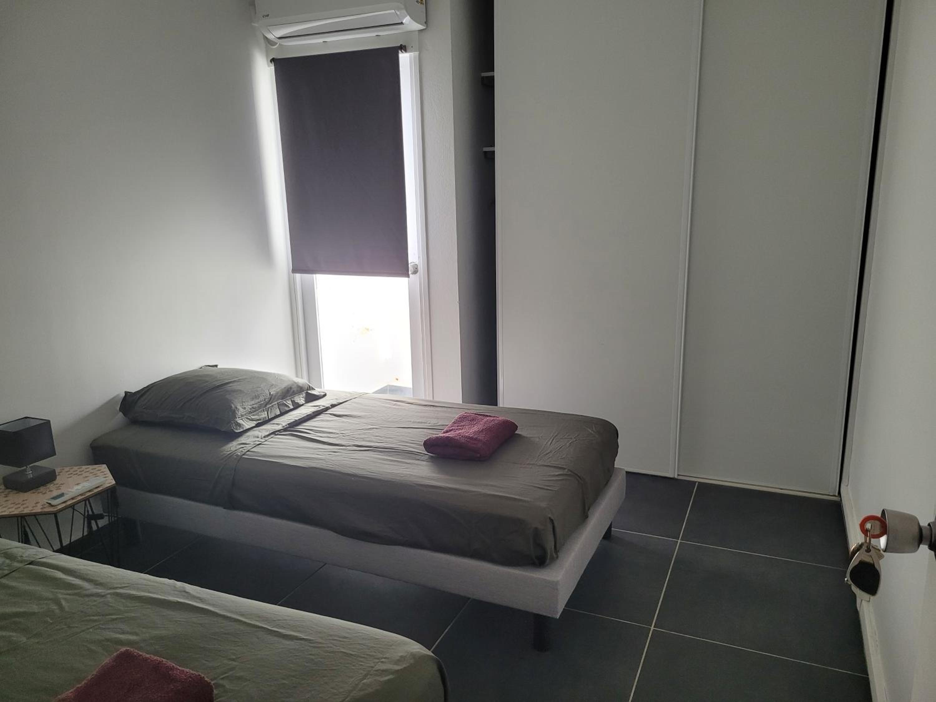 Twin Room - Photo 3