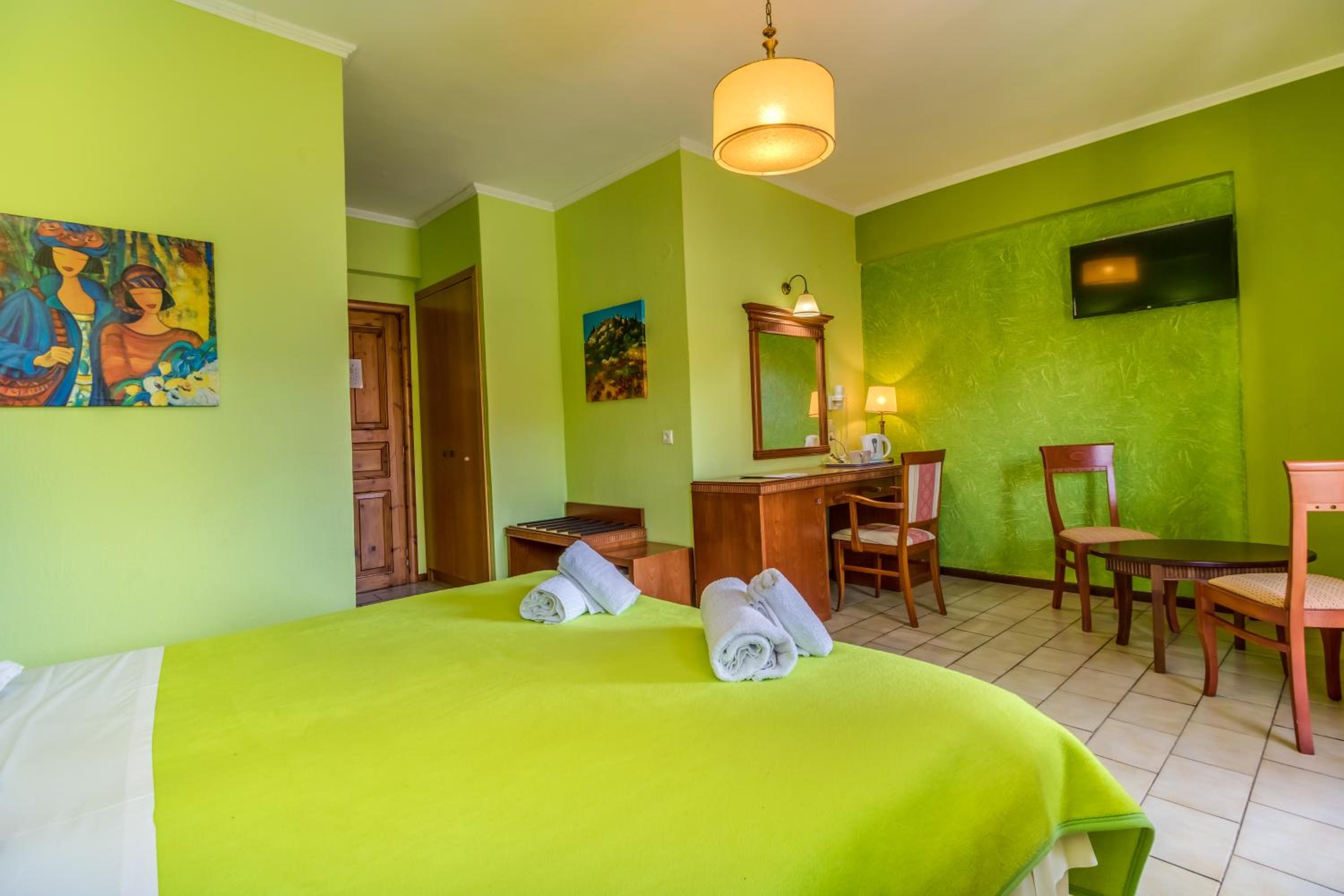 Deluxe Double or Twin Room - Photo 6