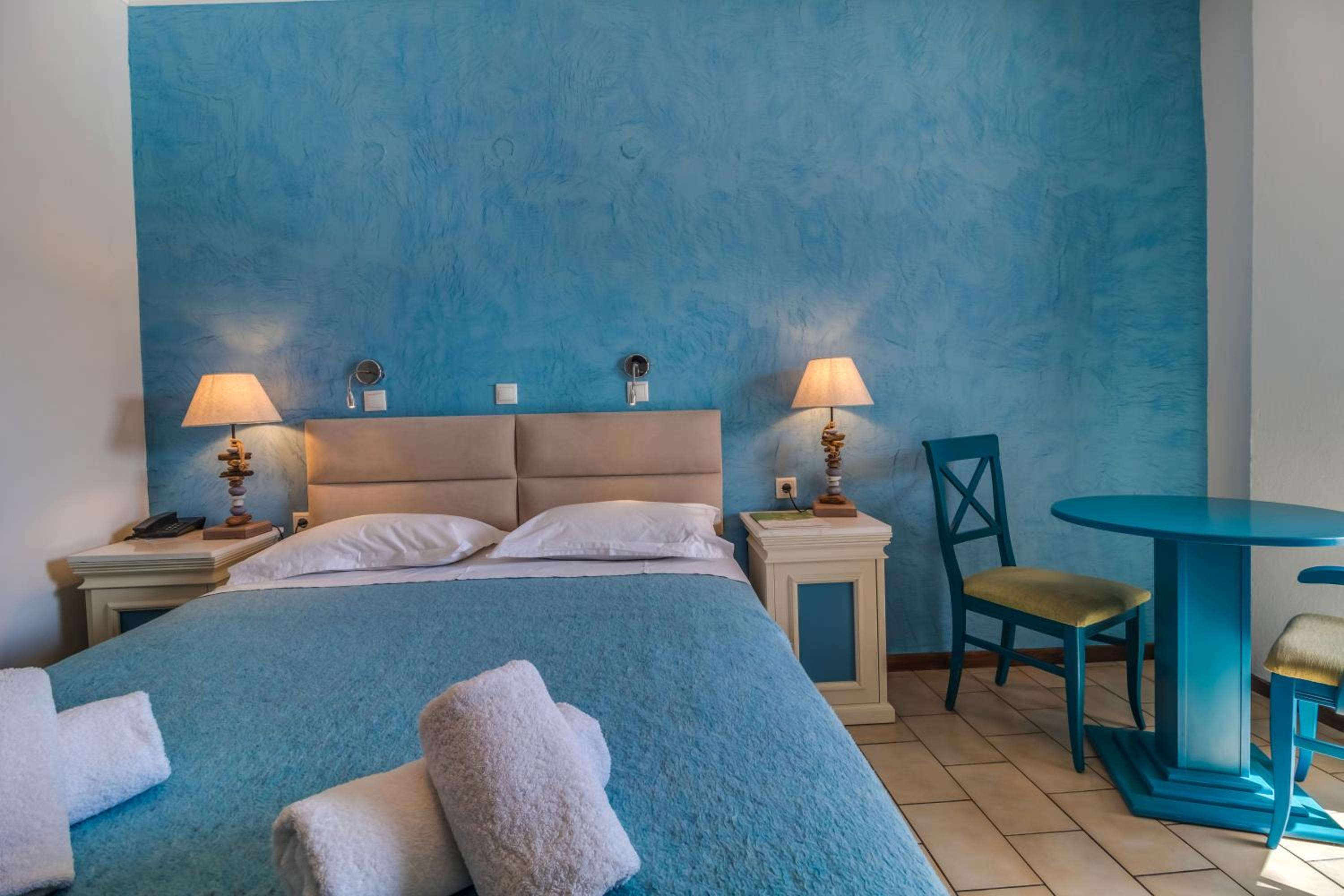 Standard Double or Twin Room - Photo 1