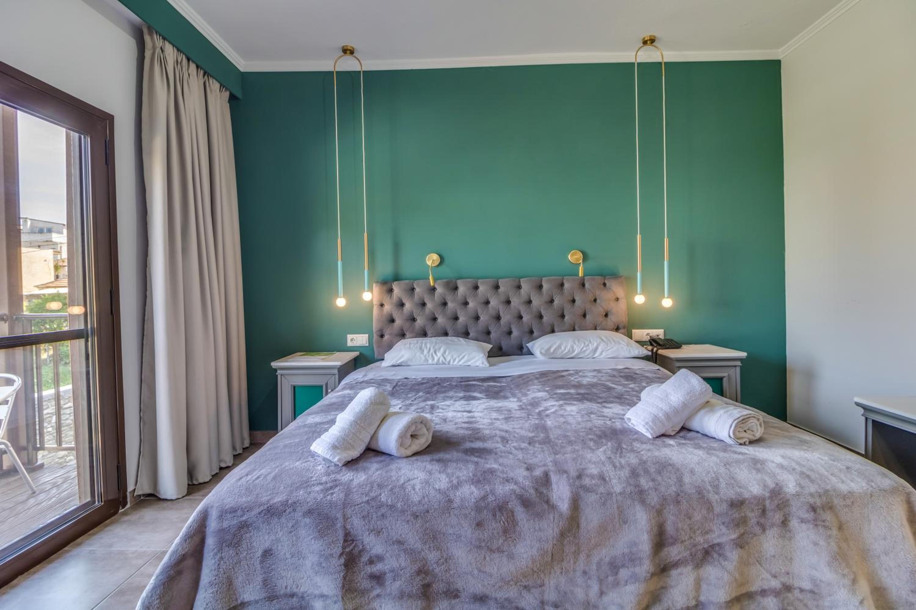 Superior Double or Twin Room - Photo 9