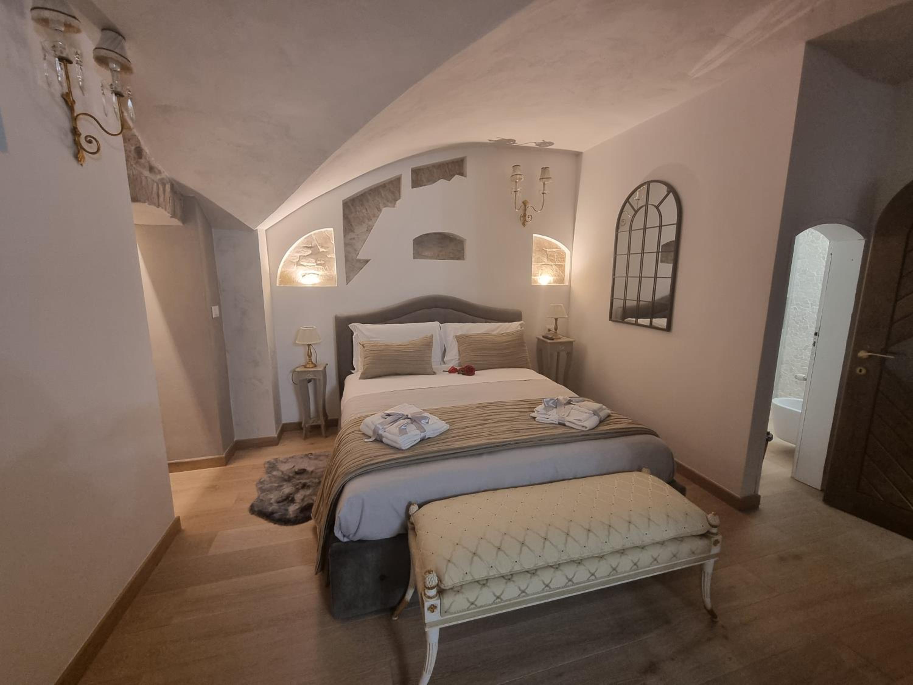 Deluxe Double Room - Photo 2