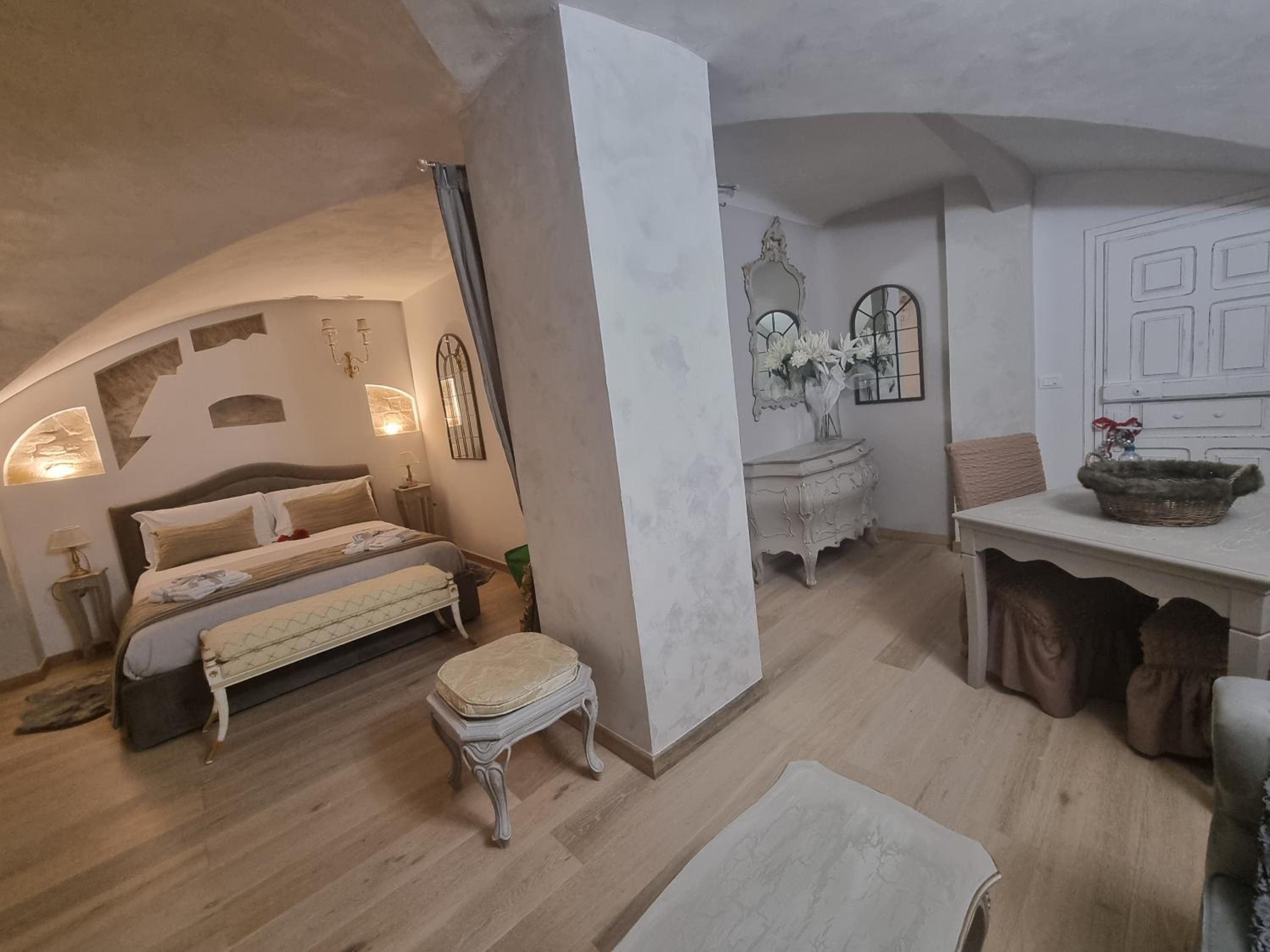 Deluxe Double Room - Photo 3