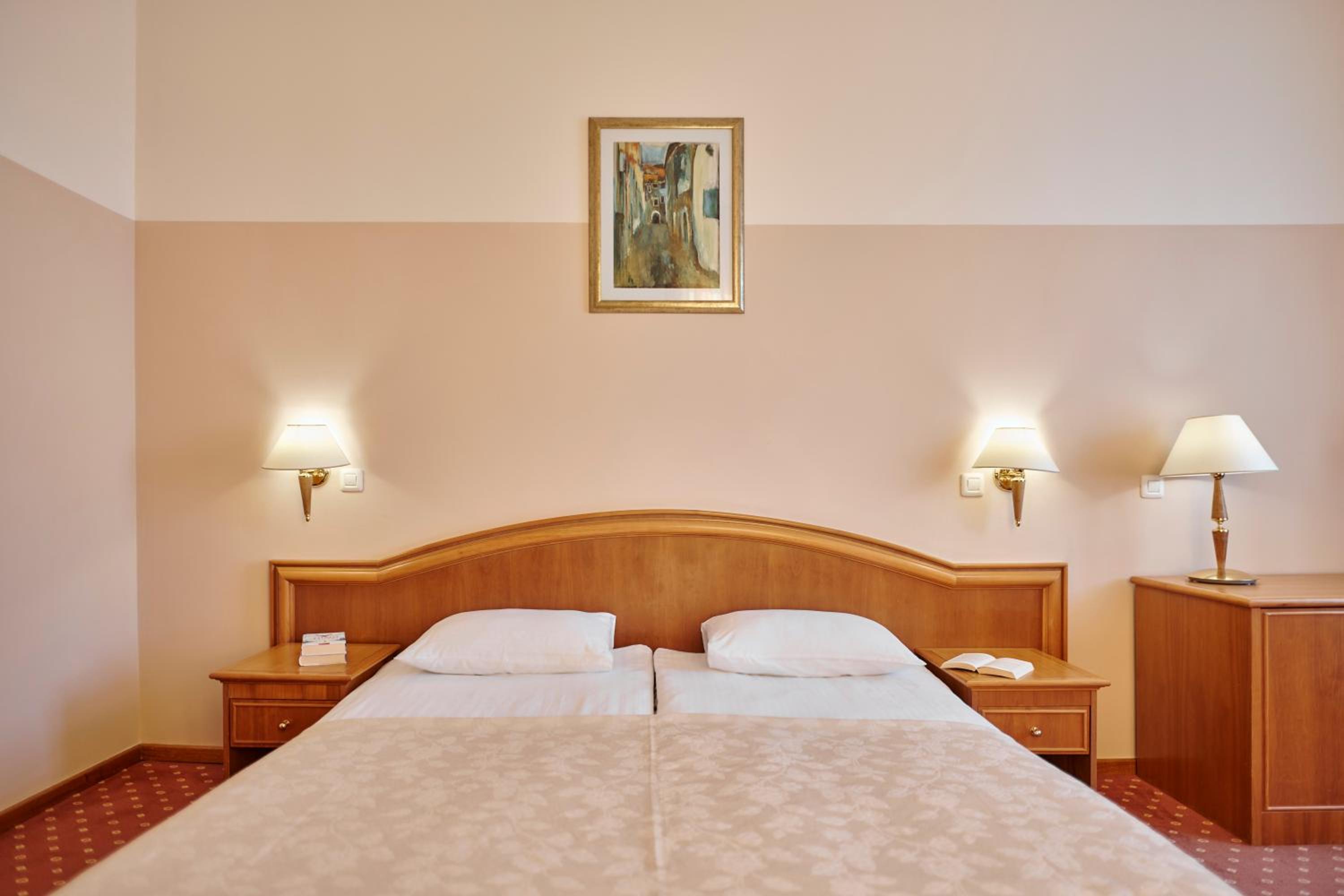 Standard Double or Twin Room with Sea View and Balcony - Photo 4