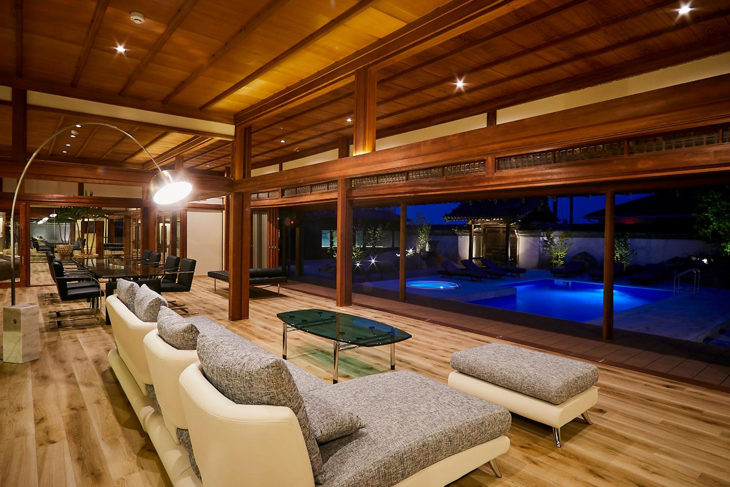 Villa with Private Pool - Photo 47