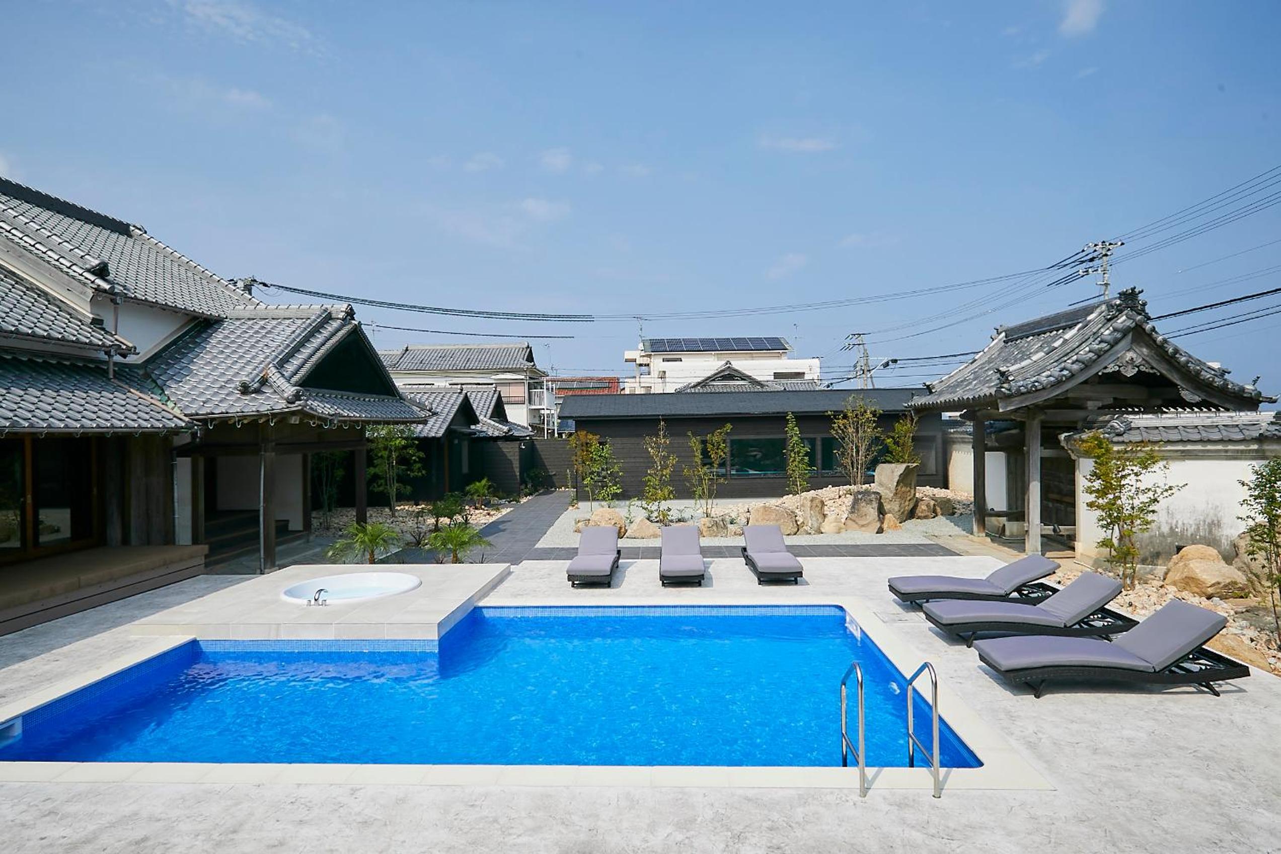 Villa with Private Pool - Photo 44