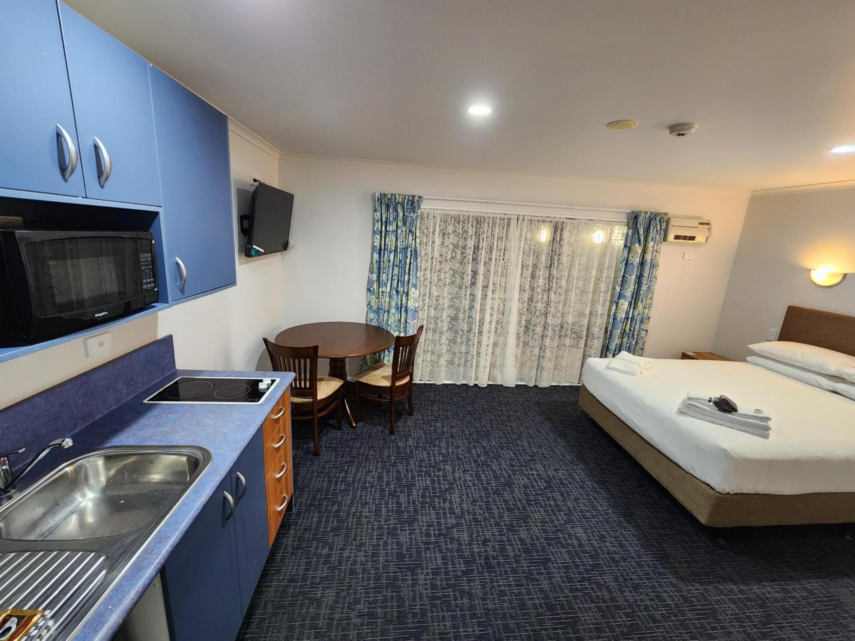 Deluxe Double Room - Photo 8
