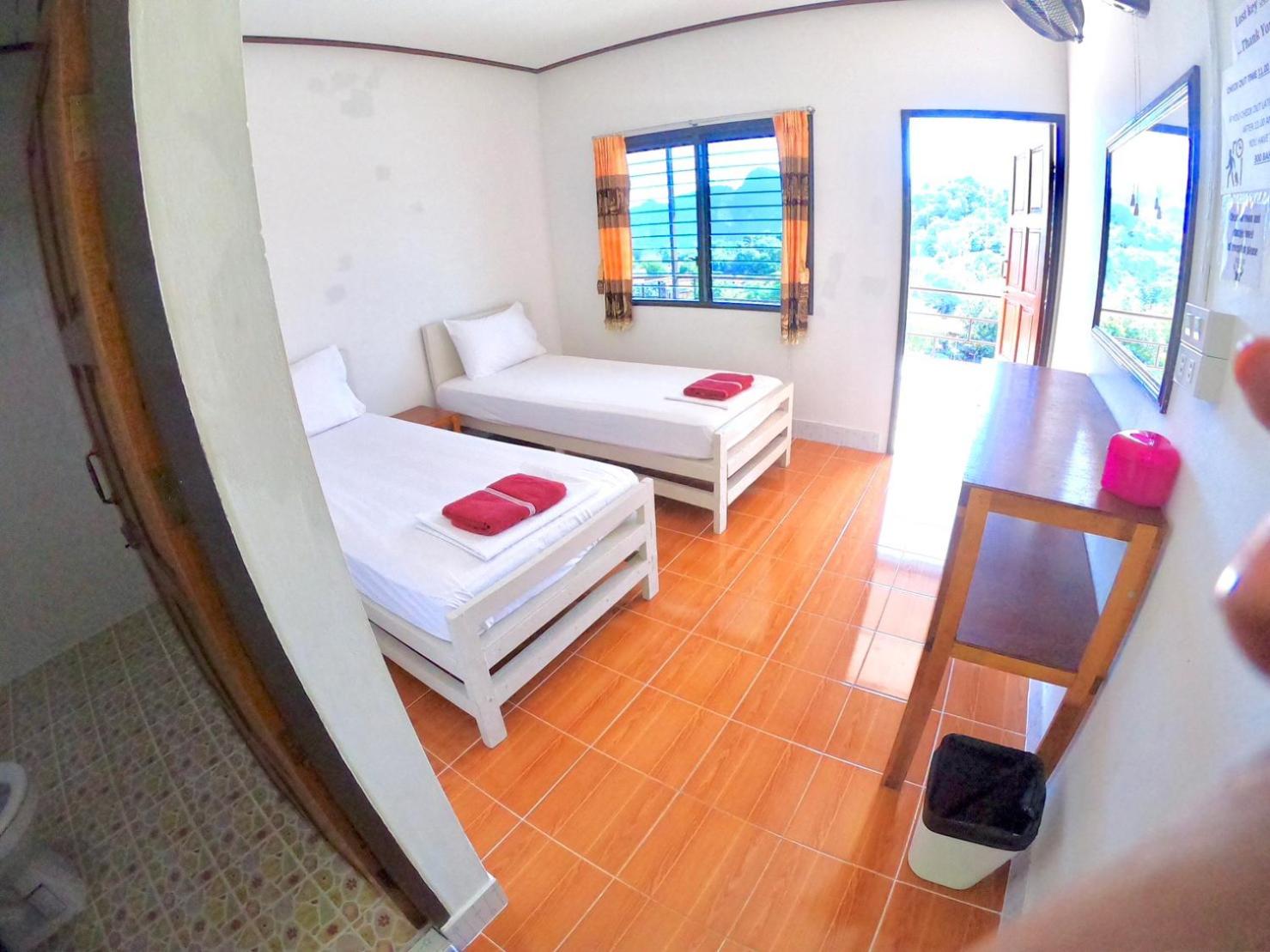 Standard Double Room with Fan - Photo 4