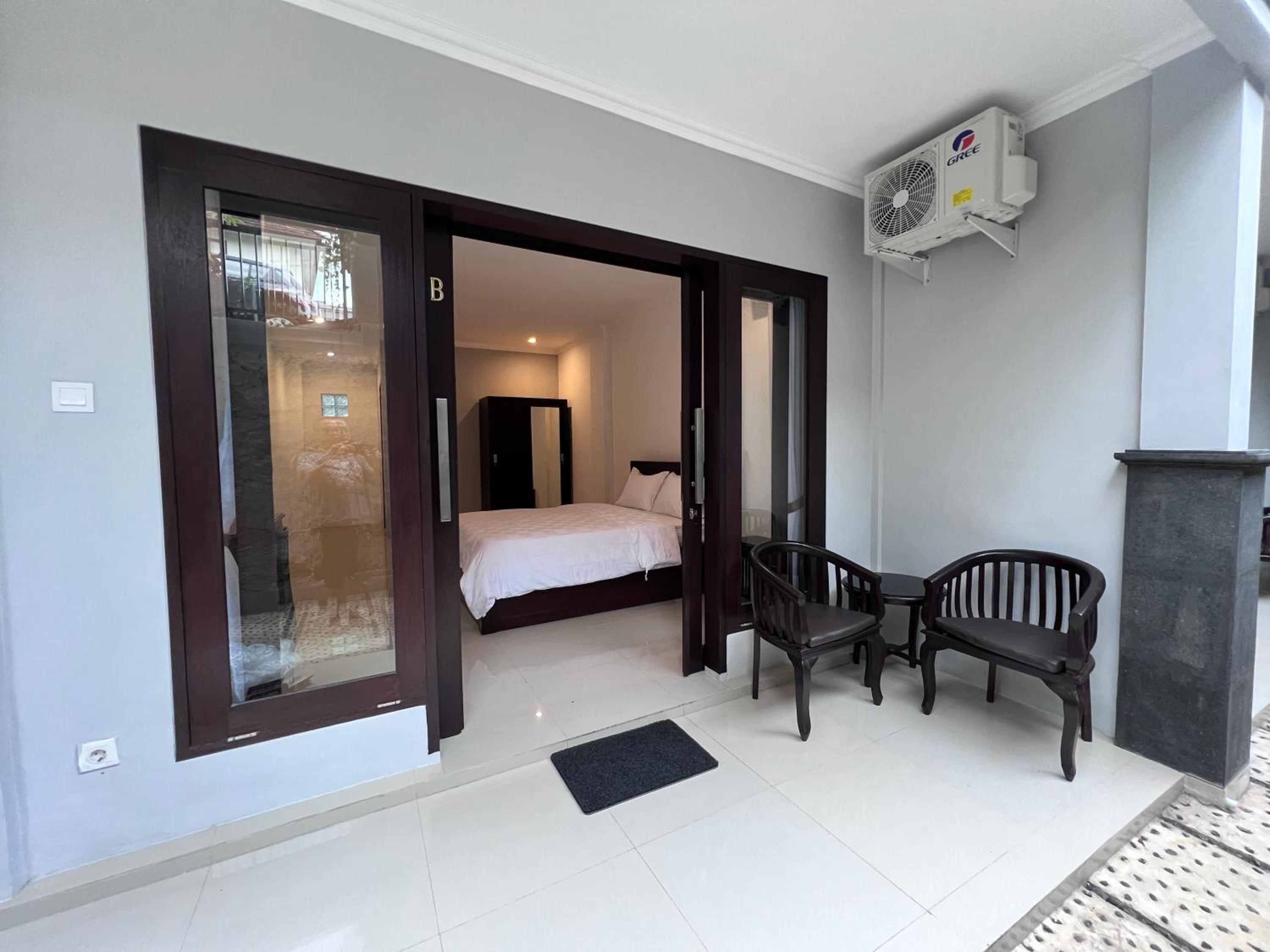 Queen Room with Balcony - Photo 1