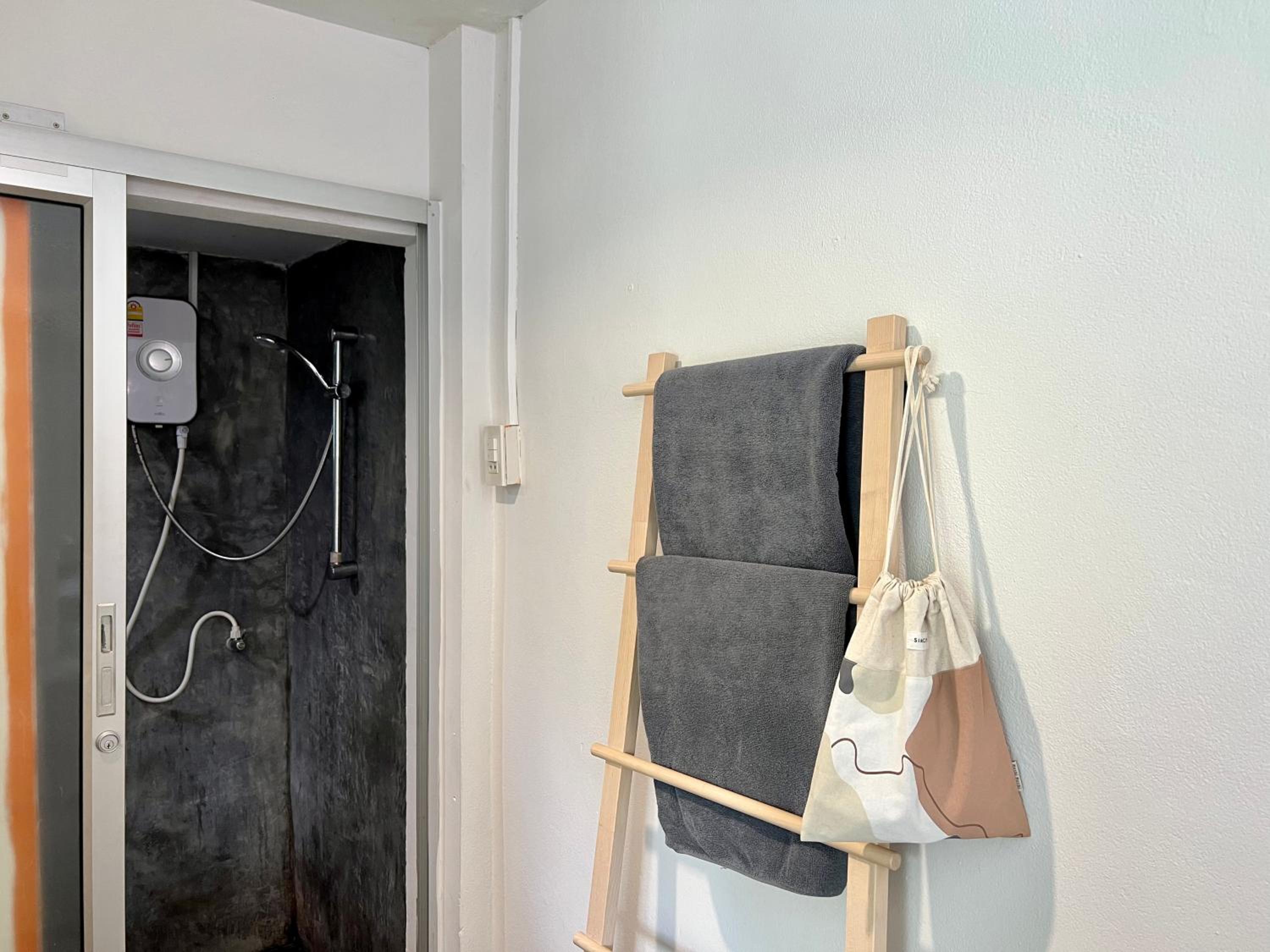 Single Room photo 3