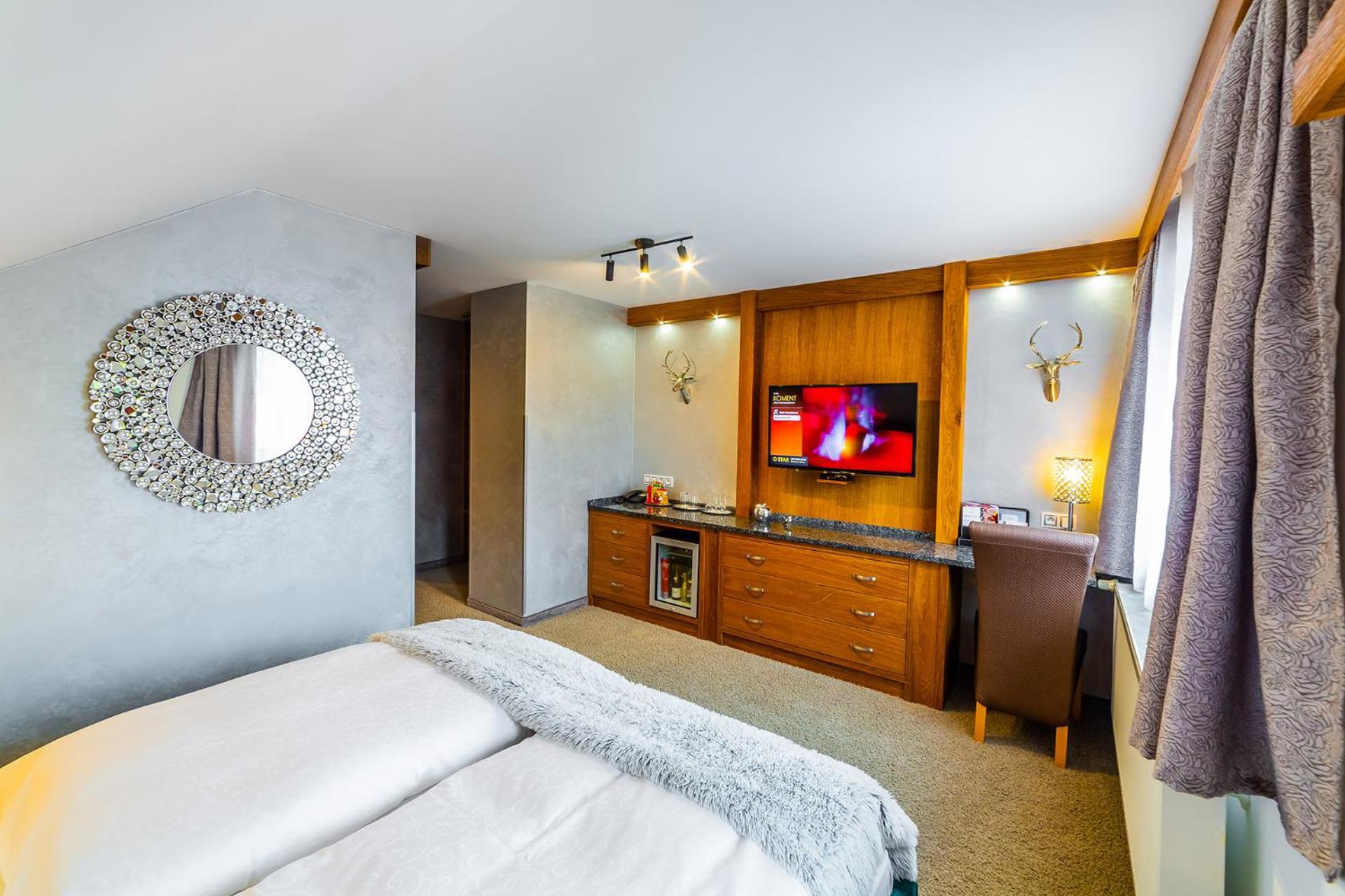 Deluxe Double Room with Shower photo 2