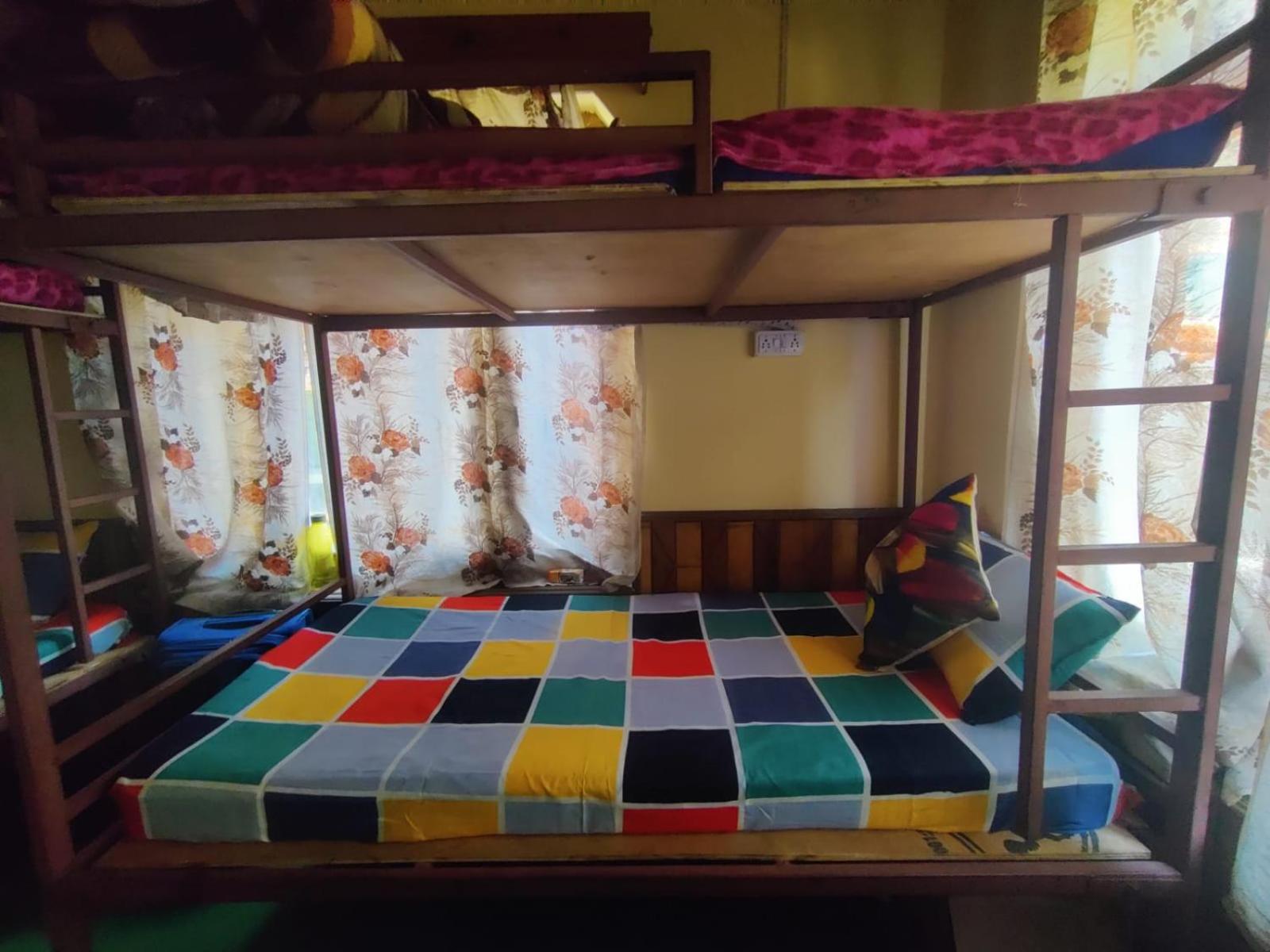 Bed in 4-Bed Mixed Dormitory Room photo 2