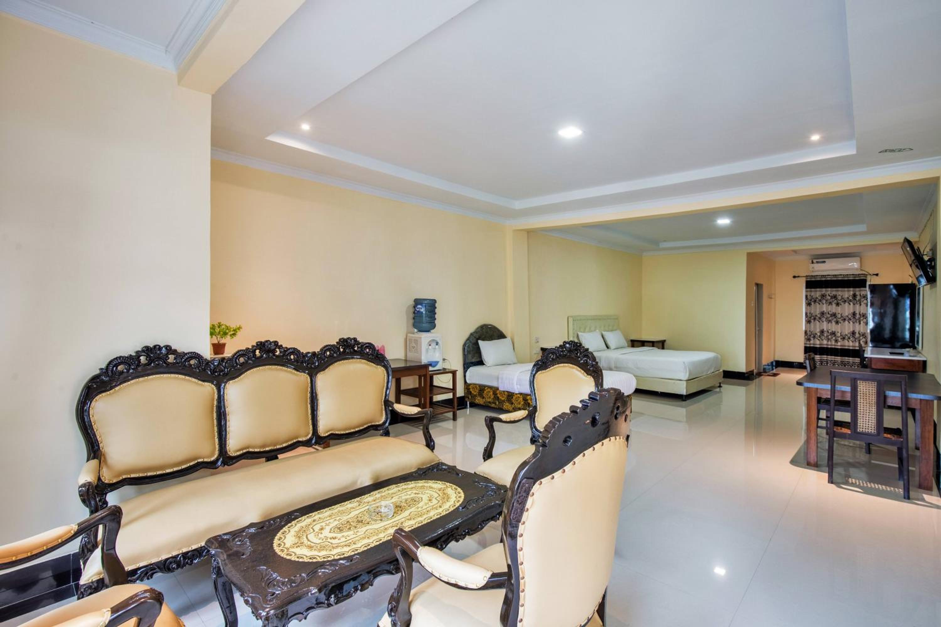 Suite - Photo 7