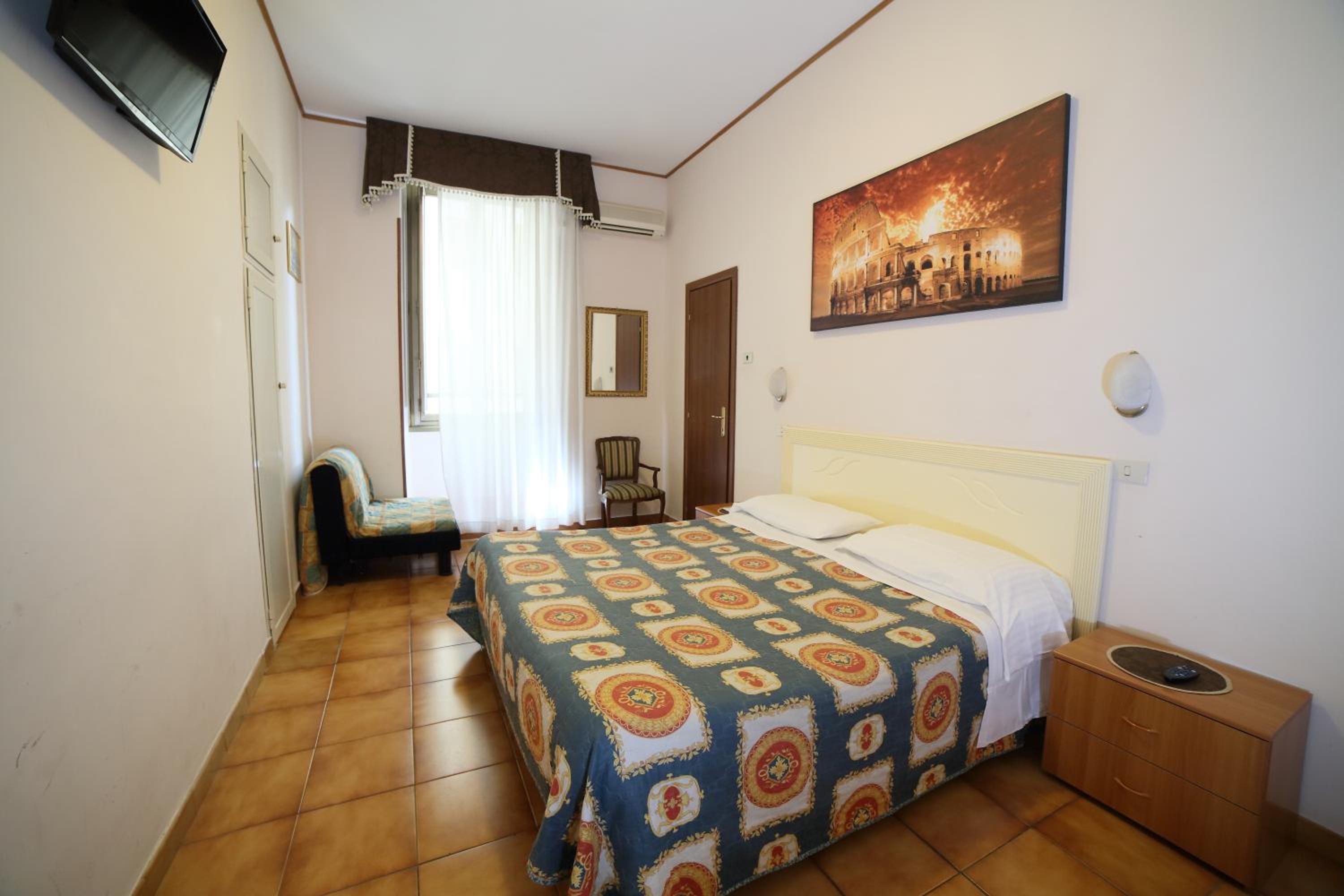 Economy Double or Twin Room photo 2