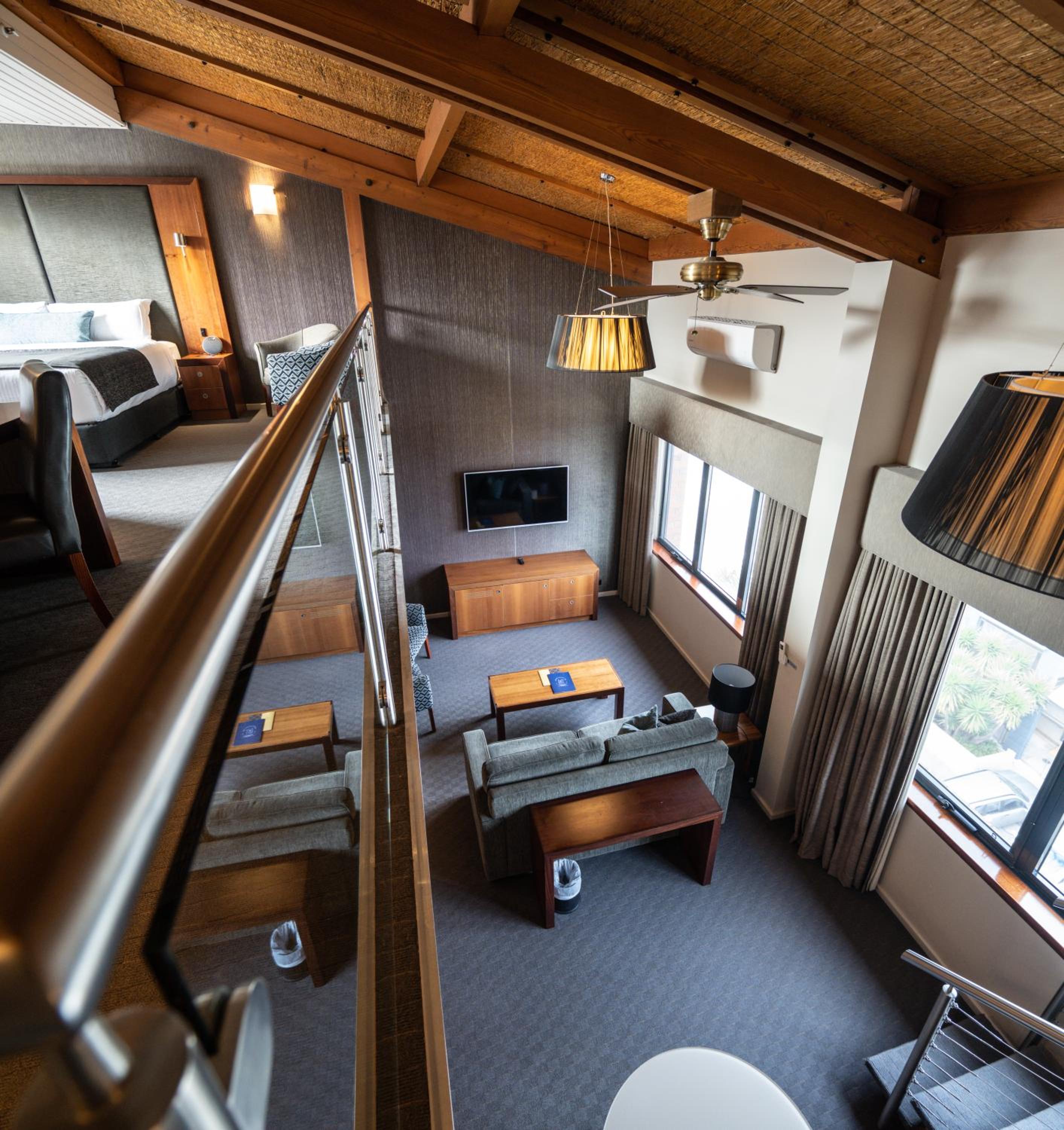 Loft Spa Suite photo 3