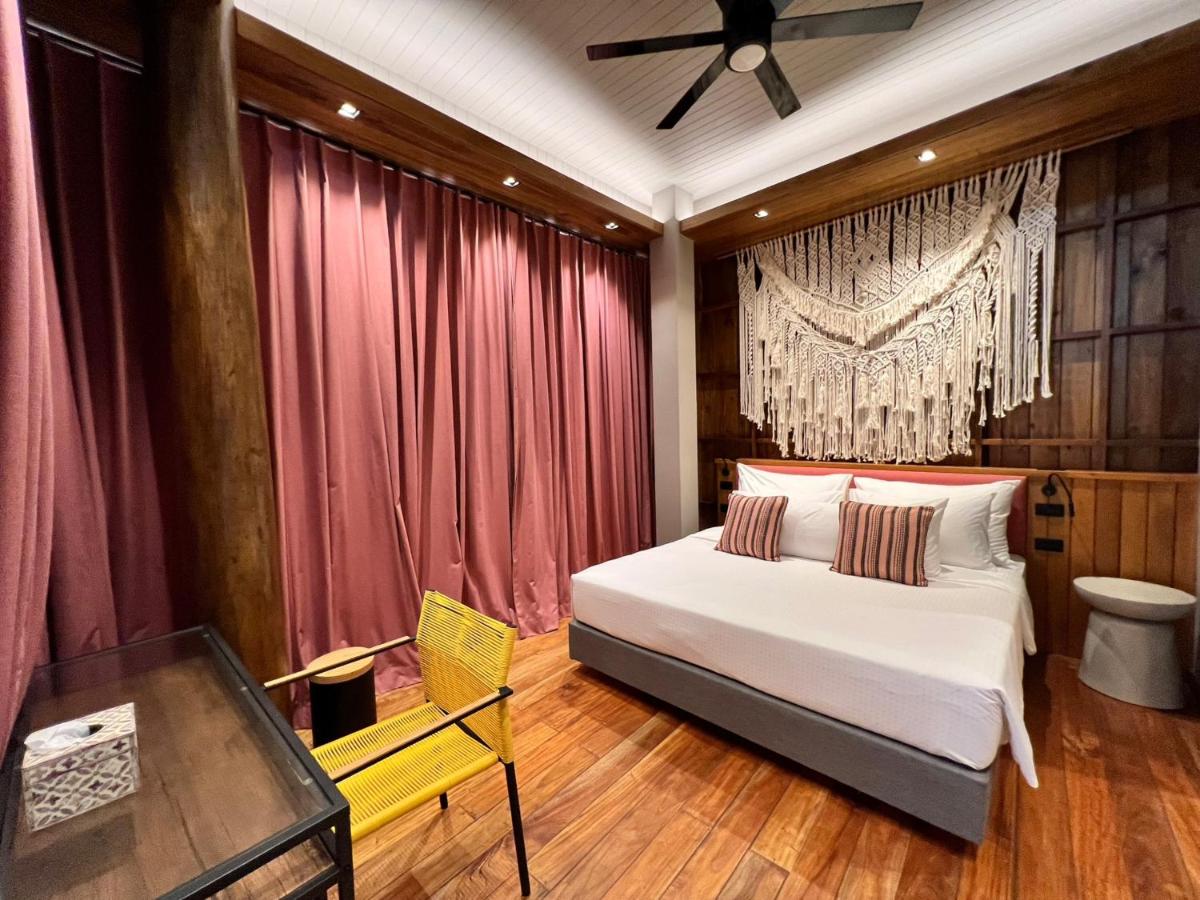 Villa with Sea View - Photo 1