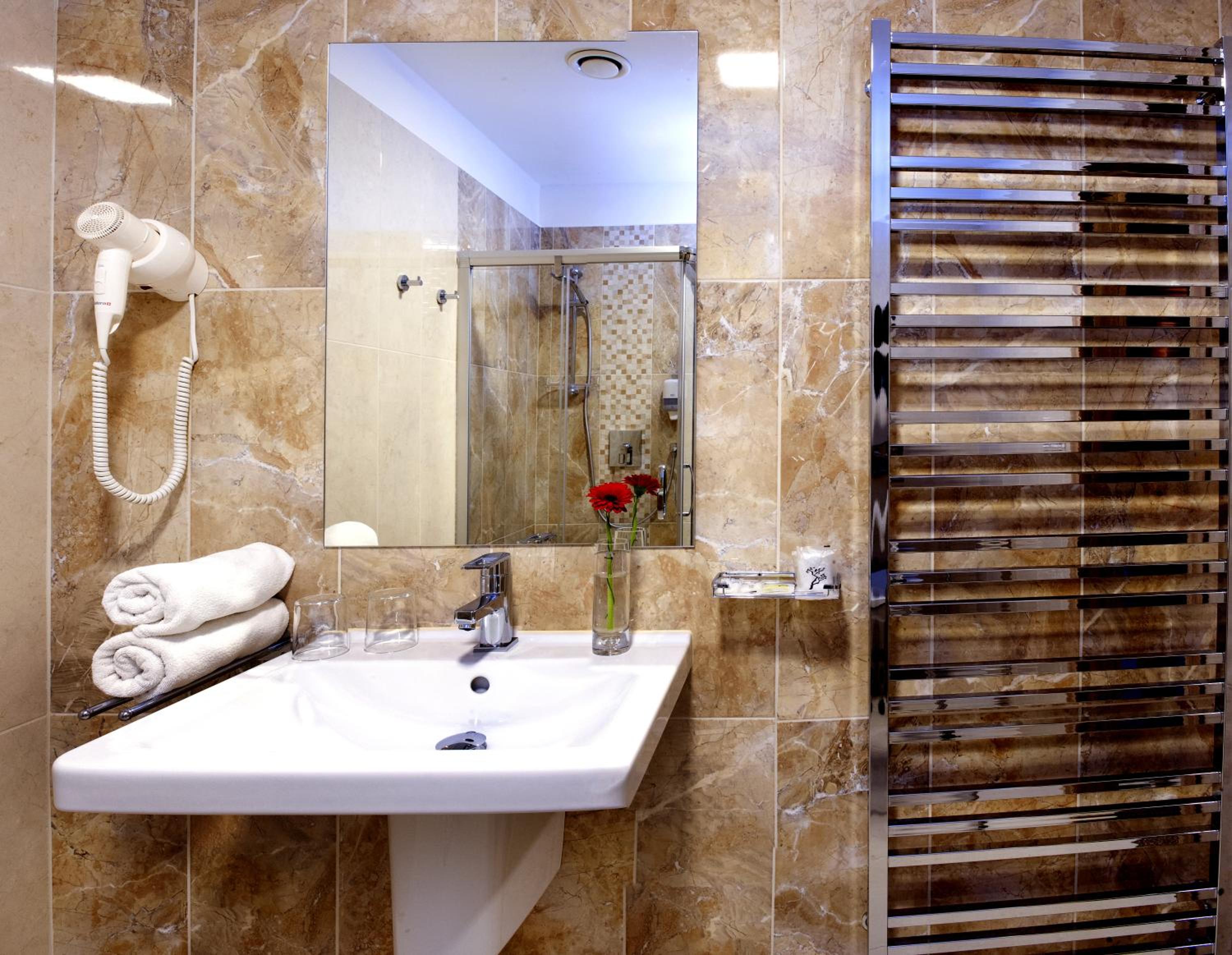 Twin Room - Photo 2