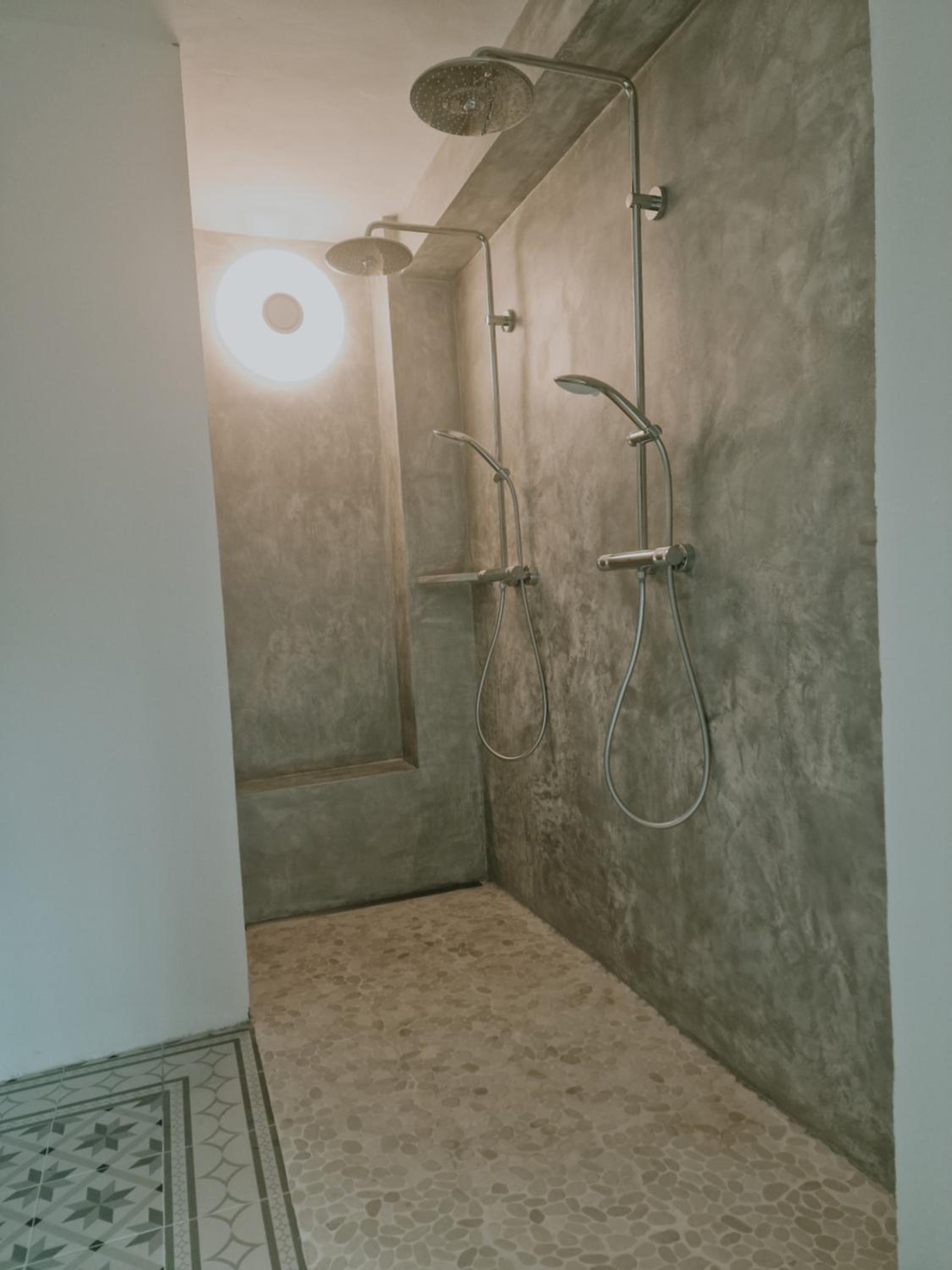 Deluxe Double Room with Bath photo 3