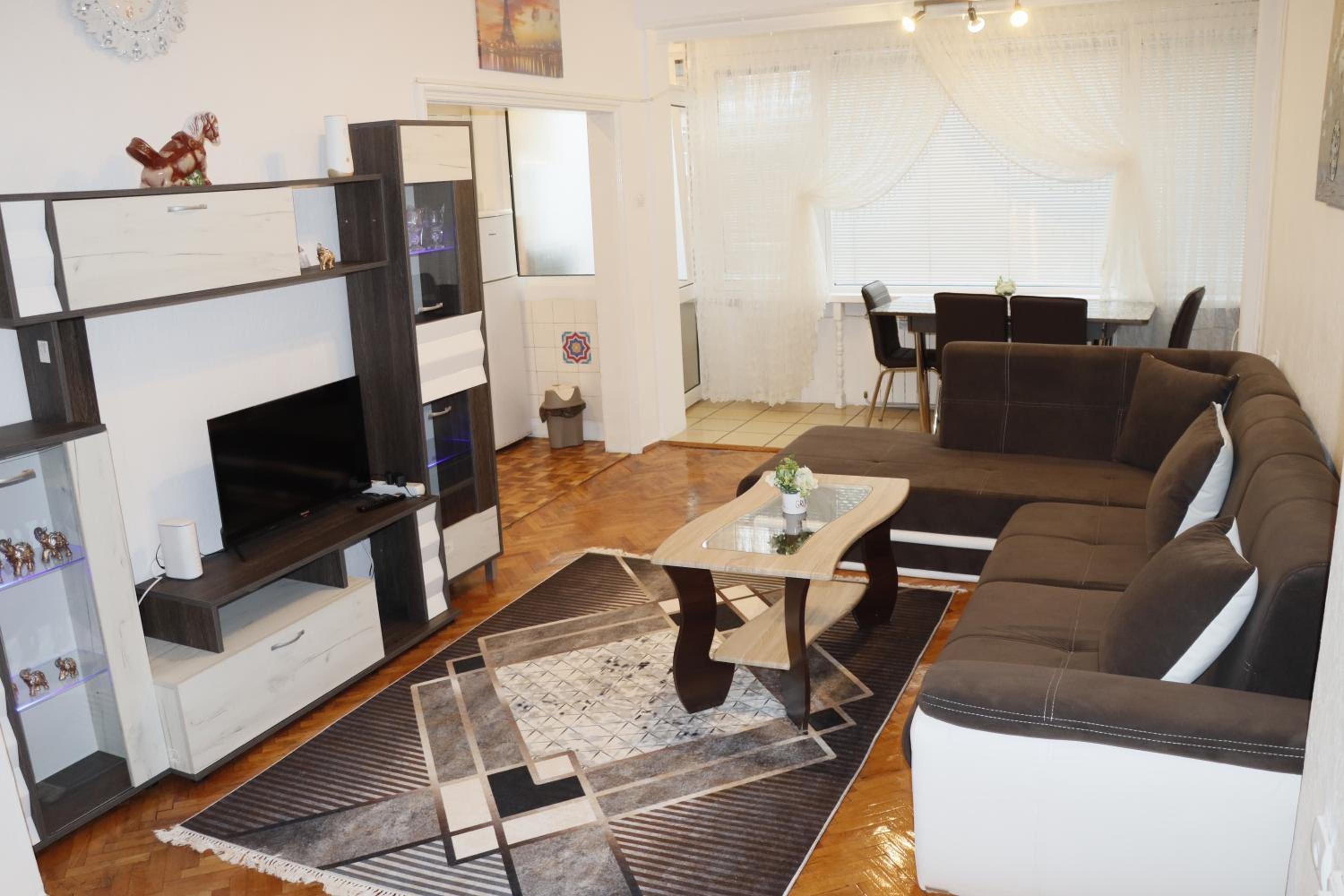 Two-Bedroom Apartment - Photo 18