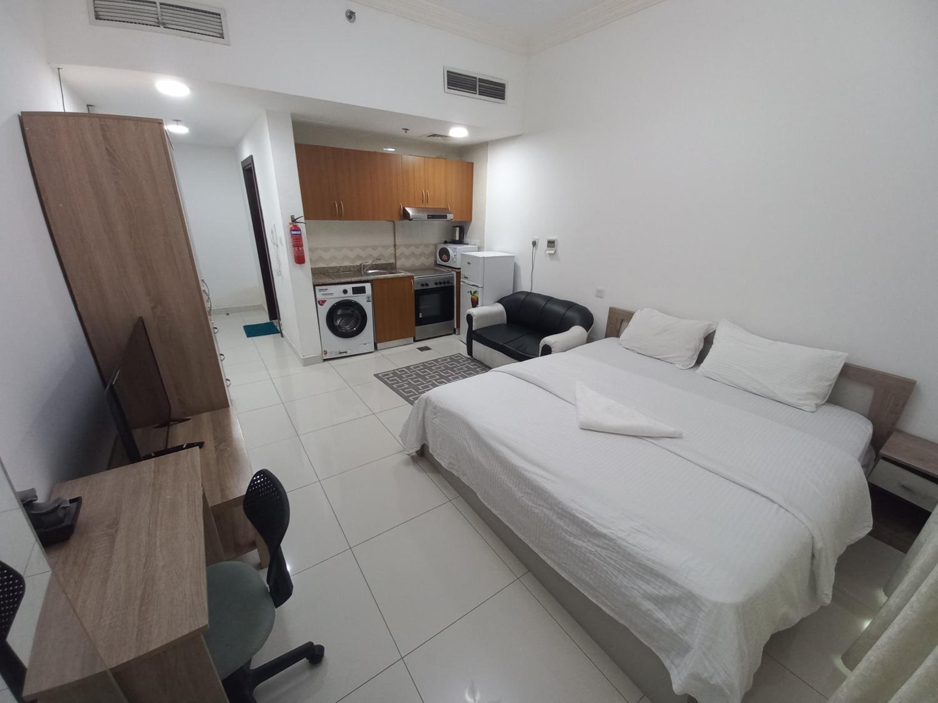 Studio Apartment photo 1