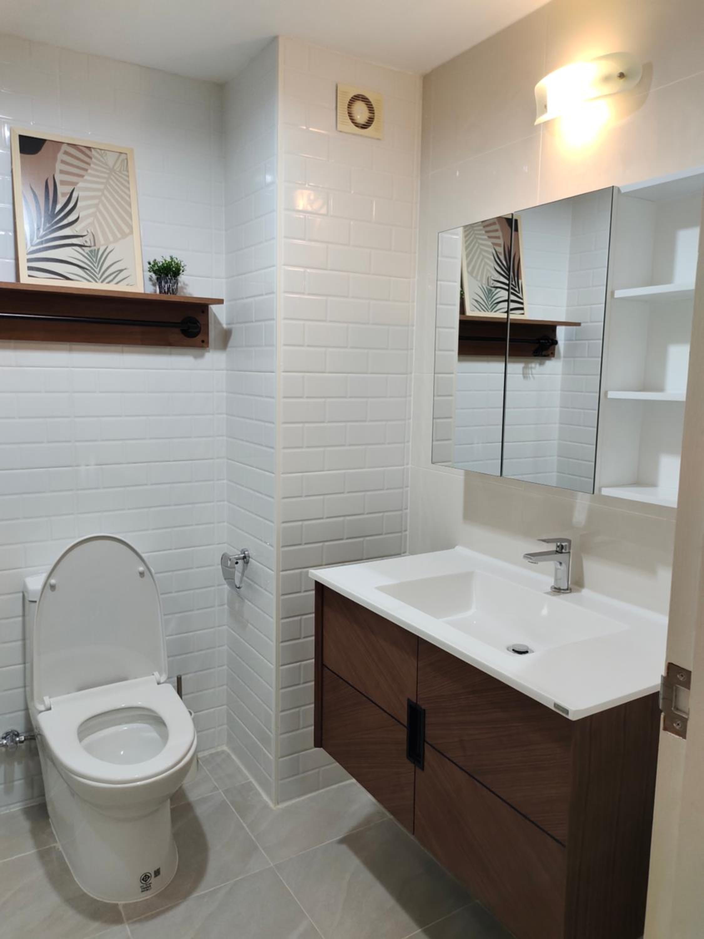 Deluxe Double Room (2 Adults + 1 Child) - Photo 12